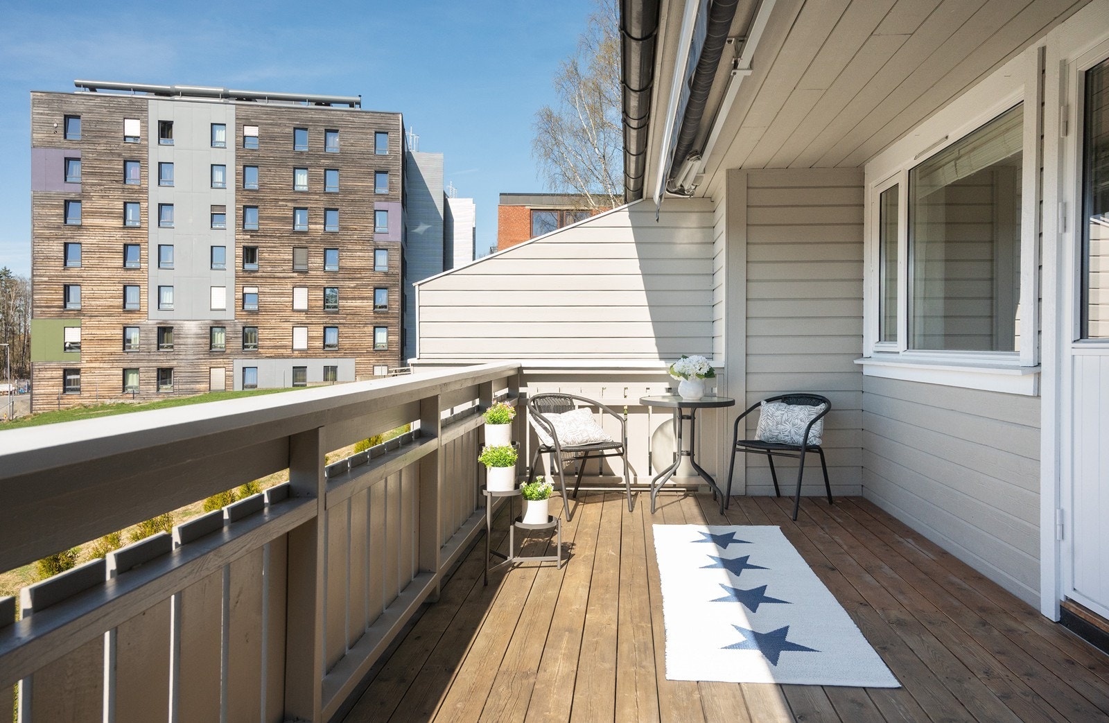 Fra stuen er det utgang til en romslig, vestvendt balkong på 13 m². Galleribilde