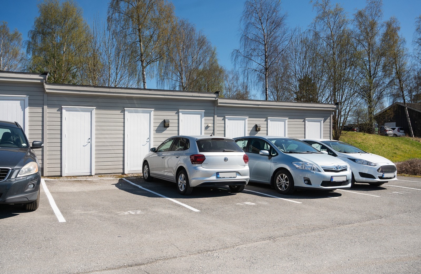 Det medfølger én parkeringsplass med disposisjonsrett til leiligheten. Galleribilde