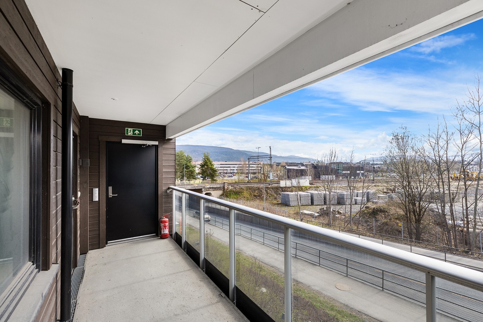 Adkomst til leiligheten via felles trappegang eller heis. Galleribilde