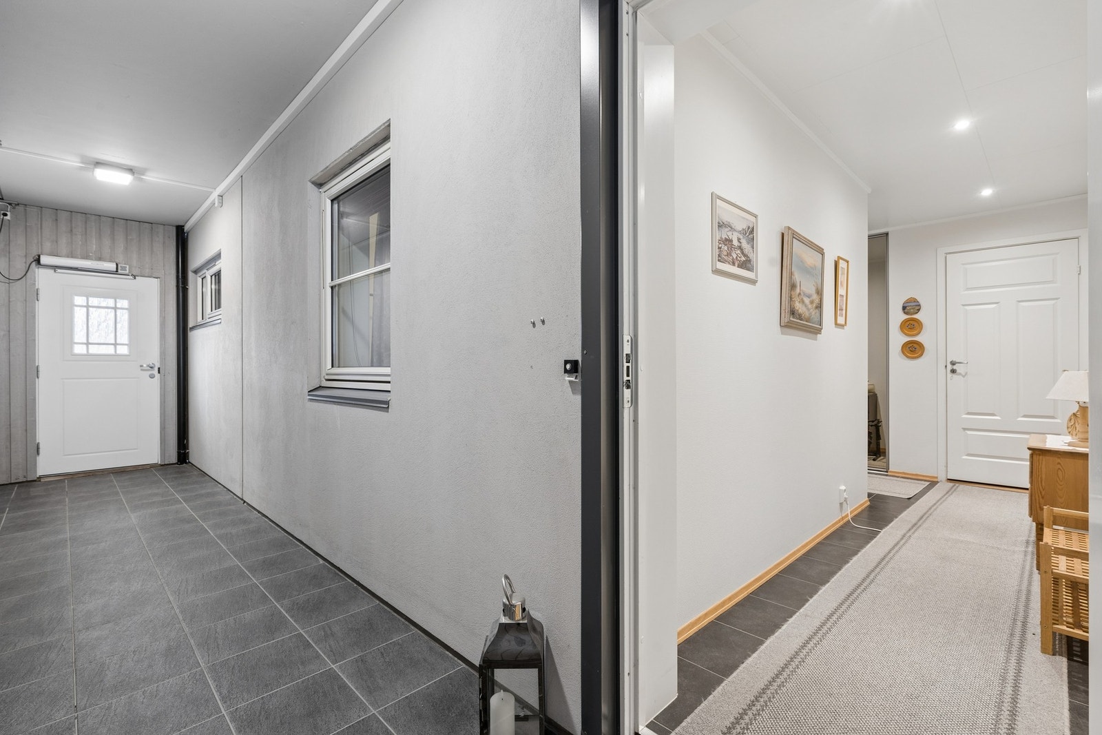 Bygget har heis, og adkomst til leiligheten er via svalgang. Galleribilde