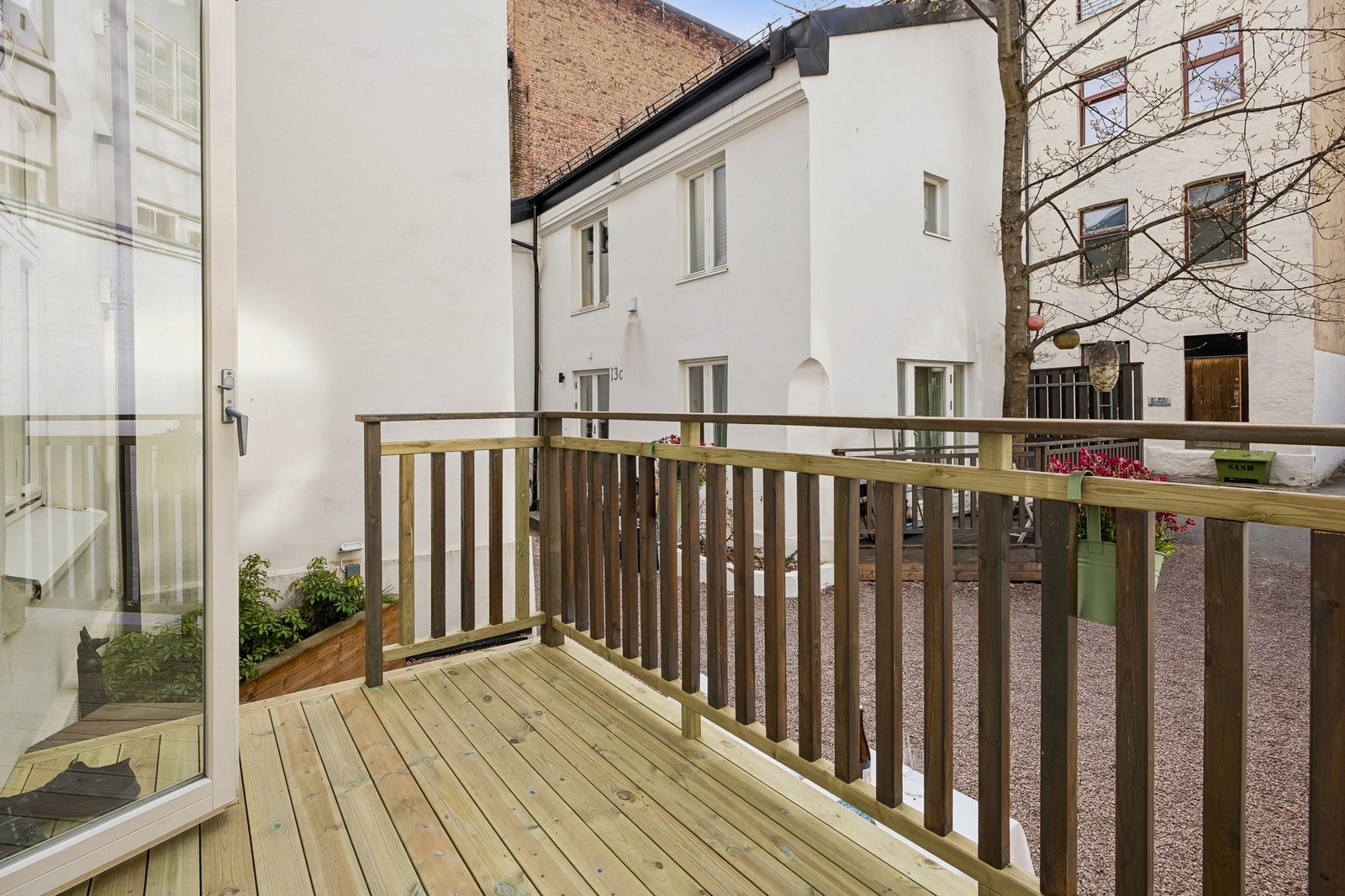 Hyggelig uteplass. Galleribilde