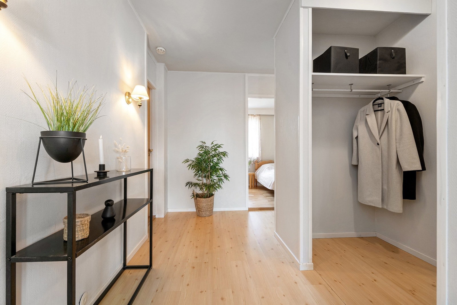 Gangen binder sammen soverommene og badet med resten av leiligheten. Galleribilde
