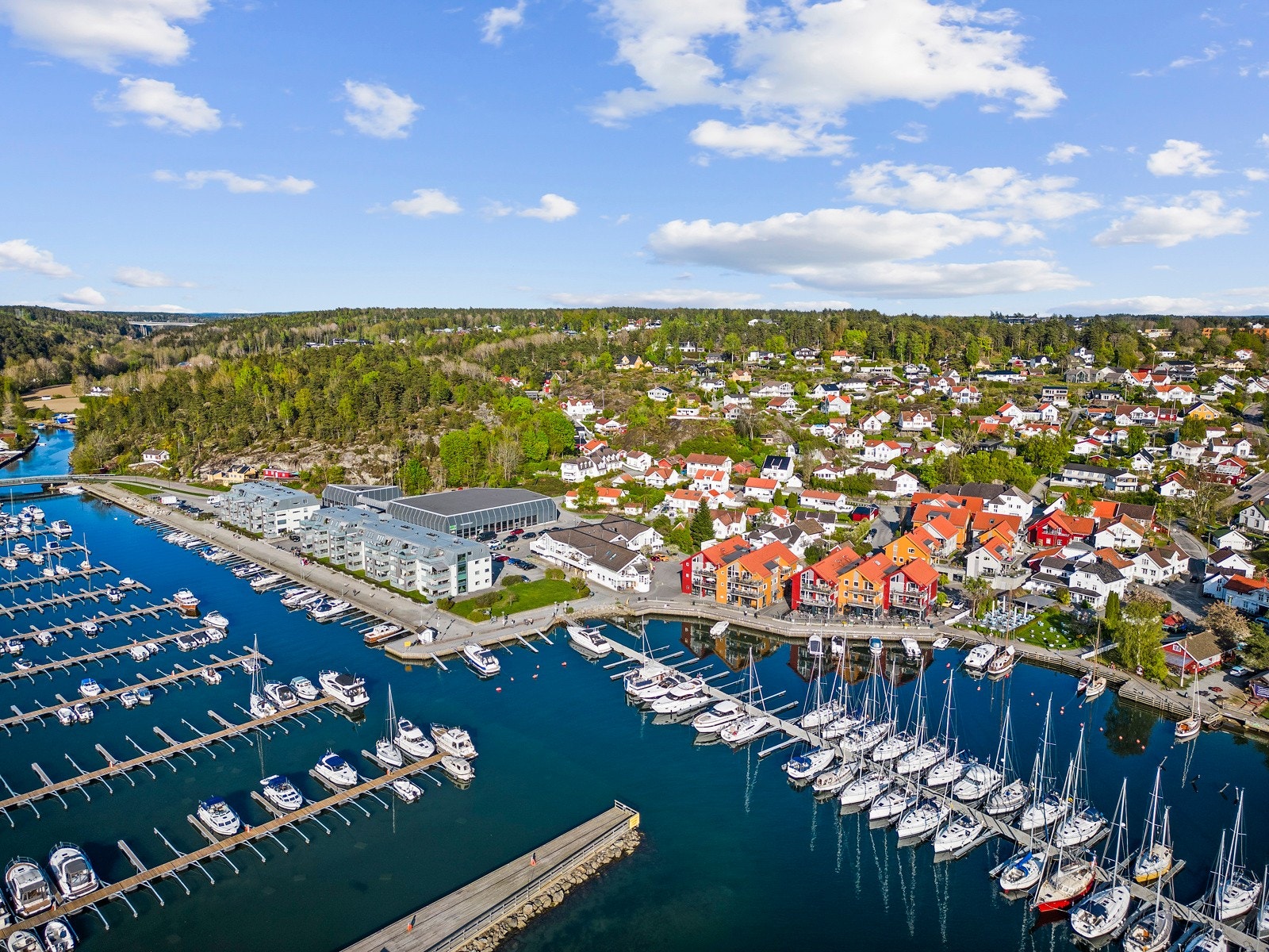 Beste beliggenhet, "midt i smørøyet" i Son. Galleribilde