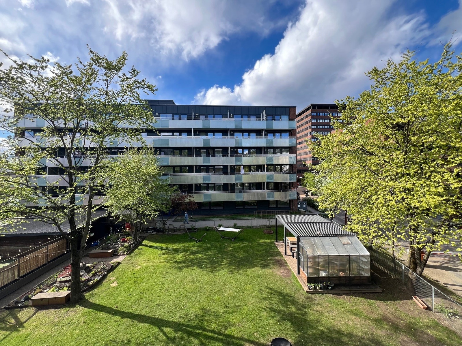 Hagegata 31 har en attraktiv beliggenhet på Tøyen i en blindvei med gangavstand til sentrum. Galleribilde