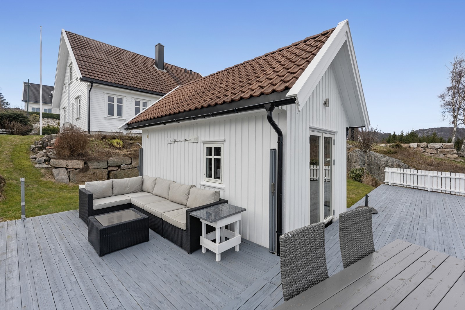 Anneks med flott uteplass Galleribilde