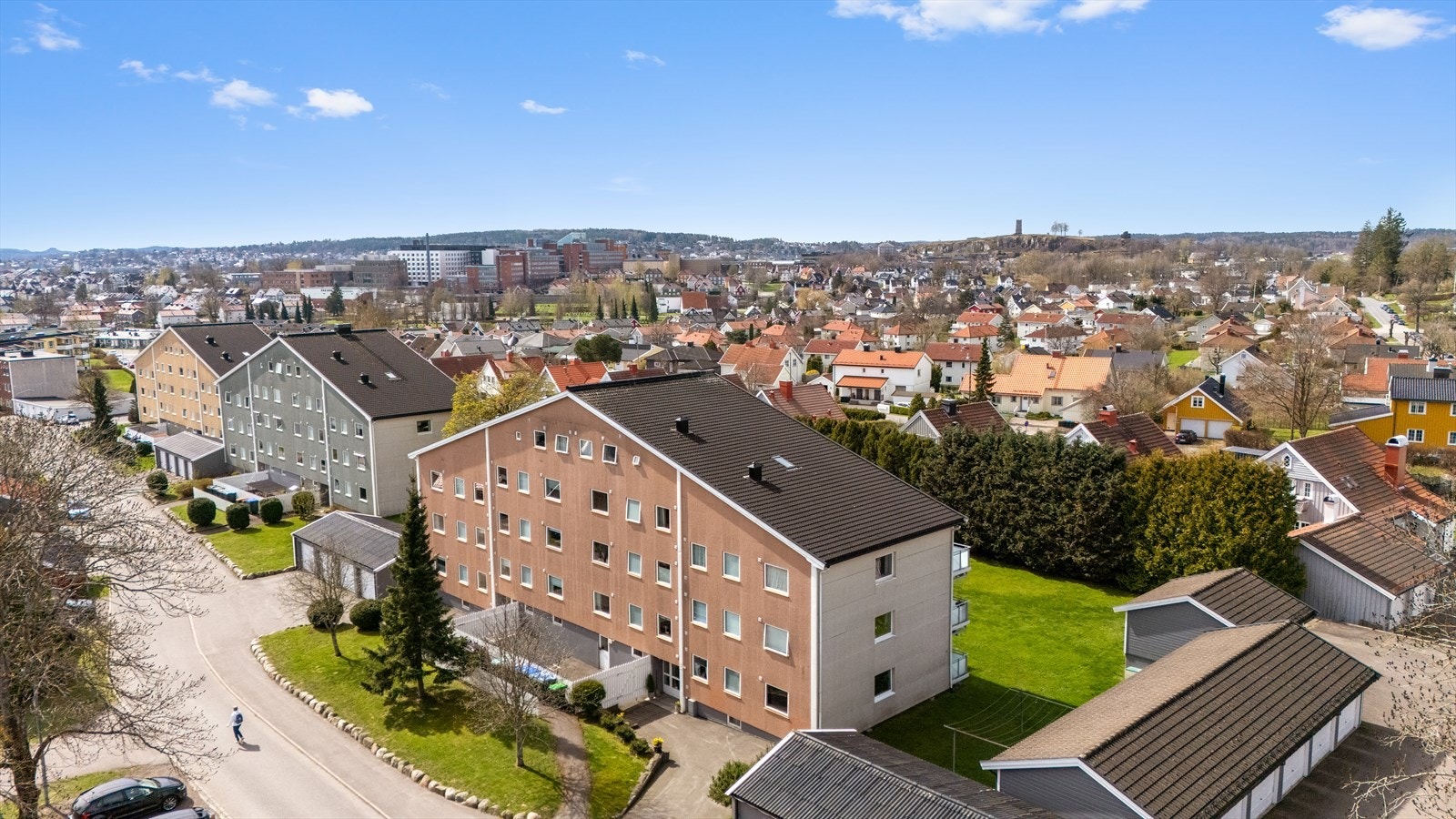 Et oversiktsbilde av Solvang/Stenmalen, et område preget av lavt støynivå og godt naboskap. Galleribilde