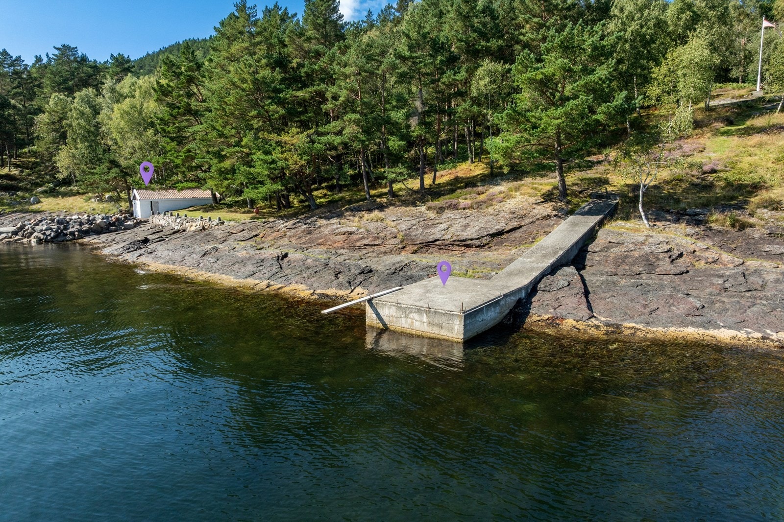 Strandlinja er på ca. 141 m (måling fra kart). Galleribilde