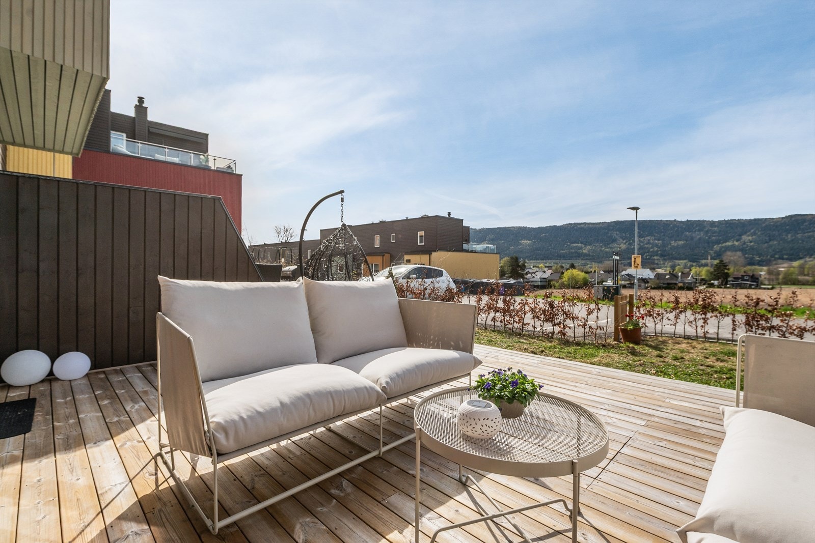 Plass til avslapning, beplantning og hyggelige stunder ute. Galleribilde