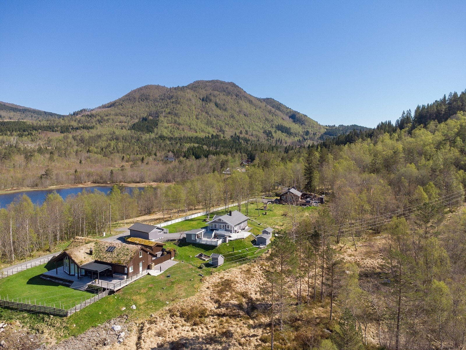 Eiendommen ligger i Rabbelthaugen Hyttegrend. Galleribilde