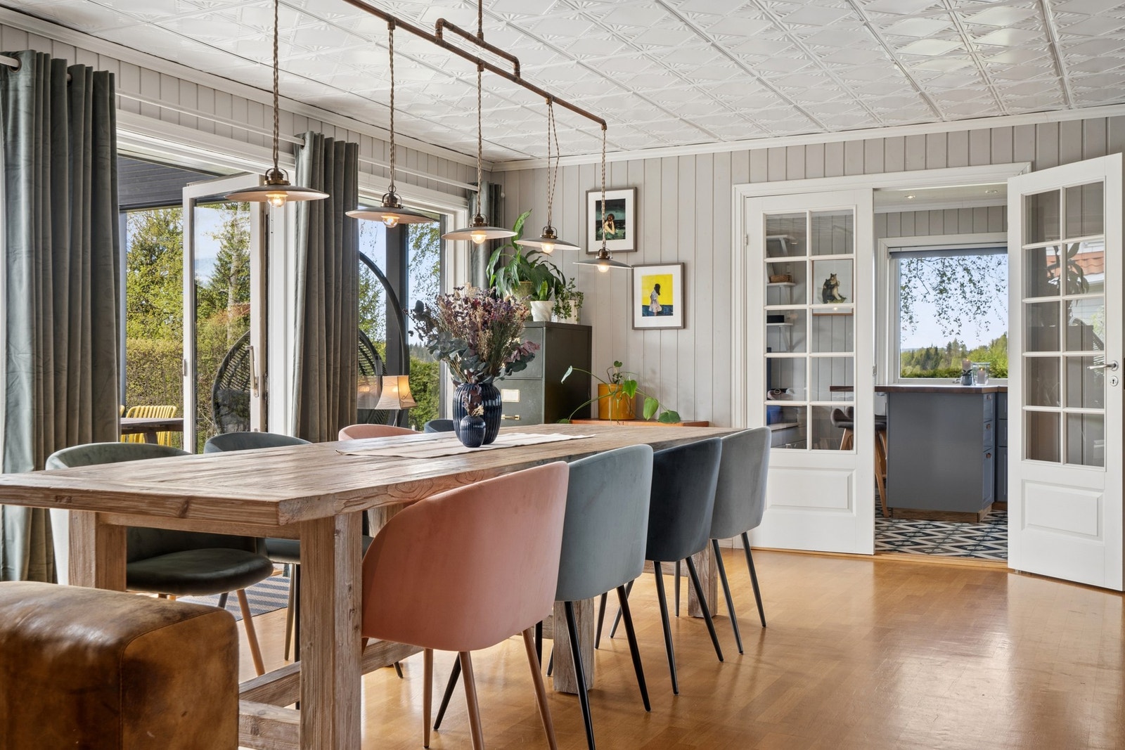 Boligens hoveddel har 5 soverom, perfekt for en stor familie! Galleribilde