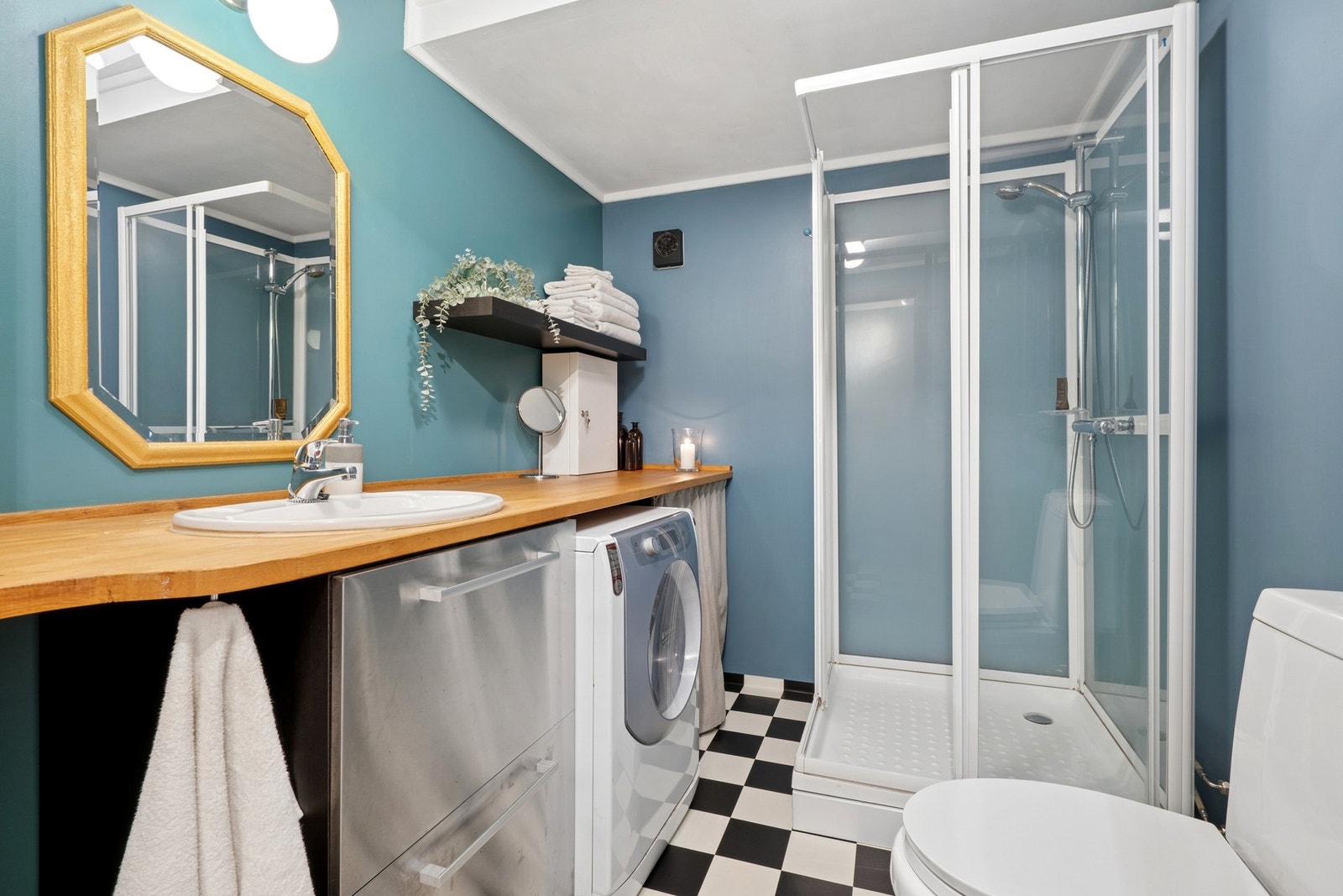 Badet i kjeller ble totalrenovert i 2014. Galleribilde