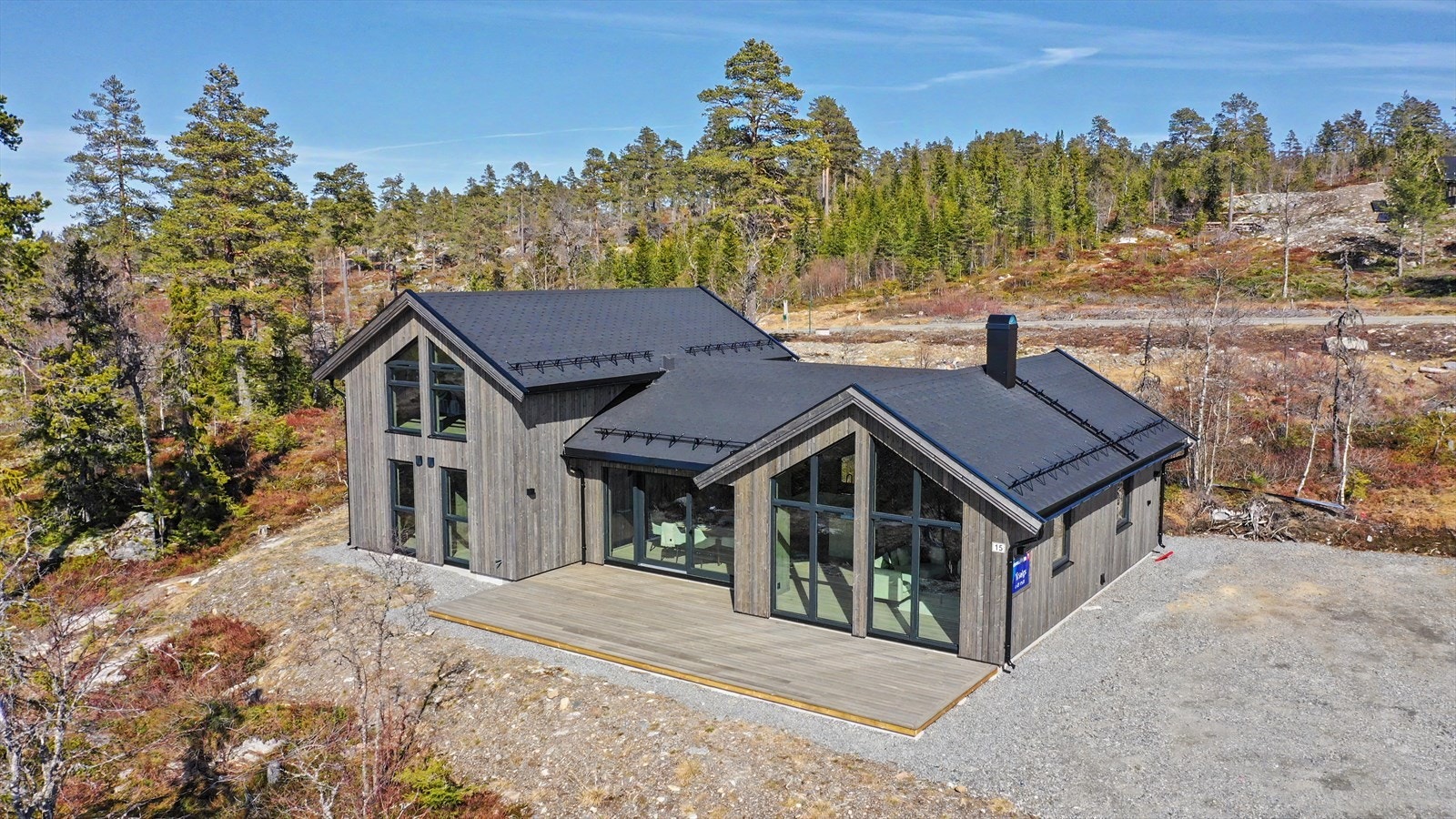 Eiendommen ligger på 632 meters høyde, noe som sikrer gode snøforhold gjennom en lang vintersesong. Galleribilde