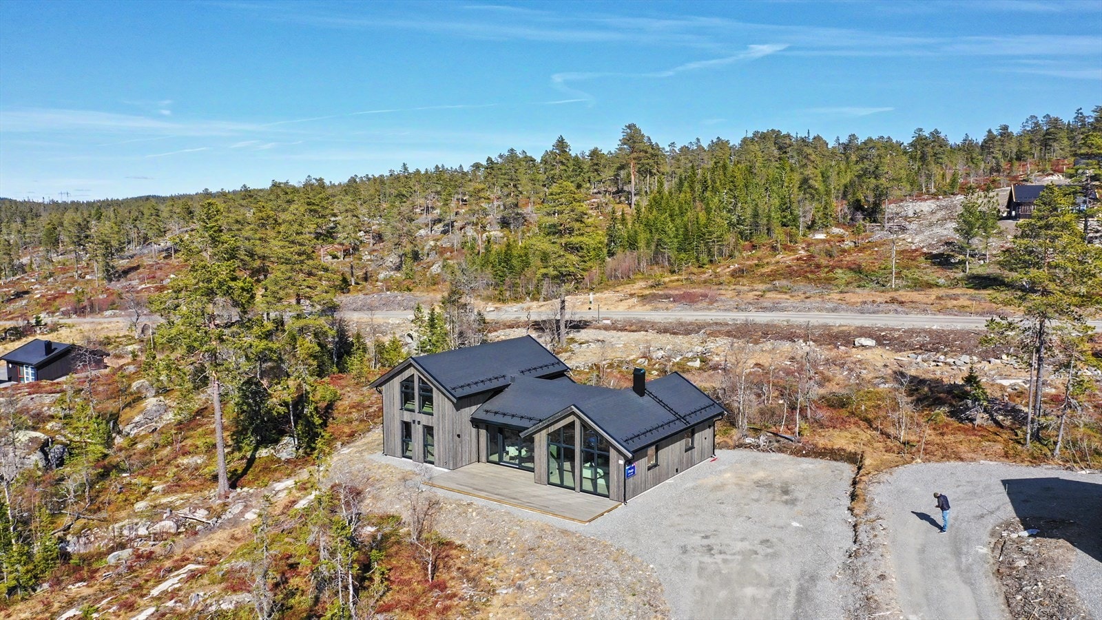 For den handleglade er det kun ca. 14 km til Gran sentrum, som har et godt utvalg av forretninger og kjøpesentre. Galleribilde