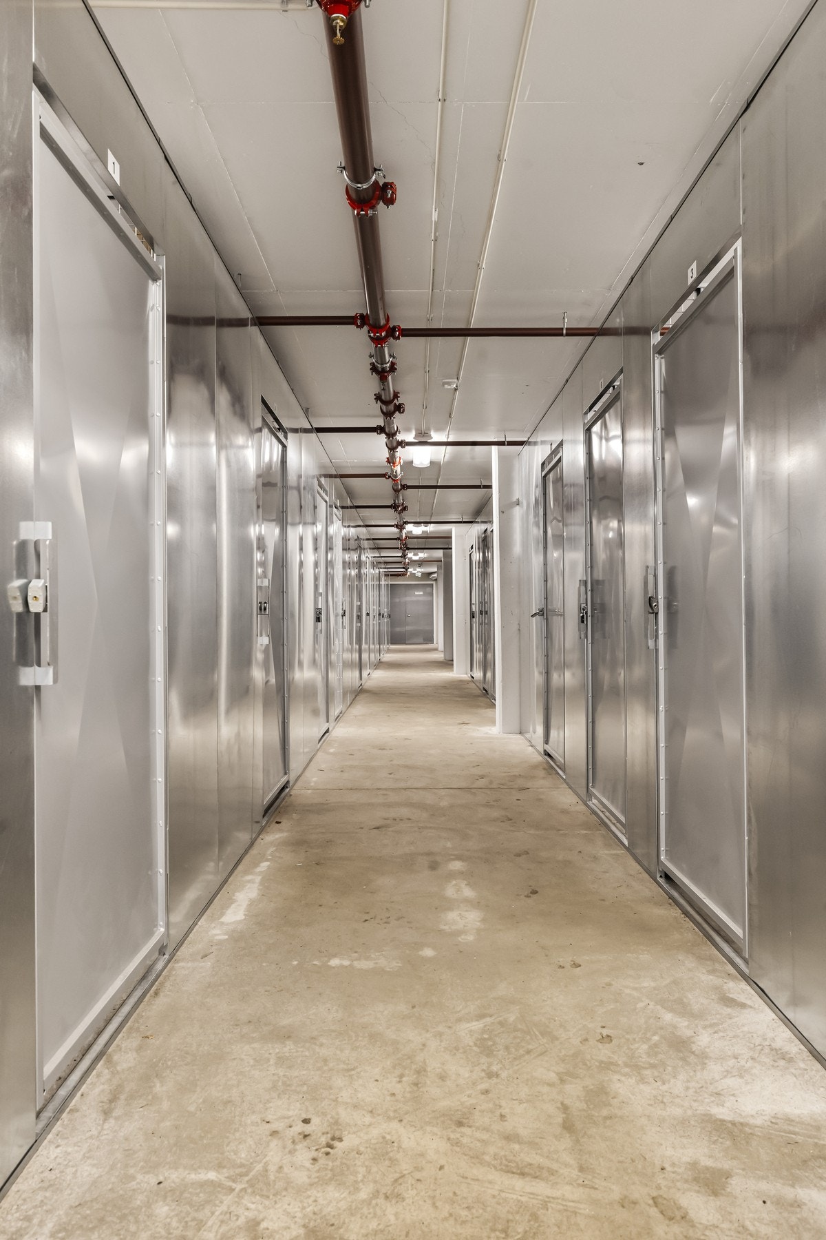 Tilhørende sportsbod i garasjen. Galleribilde