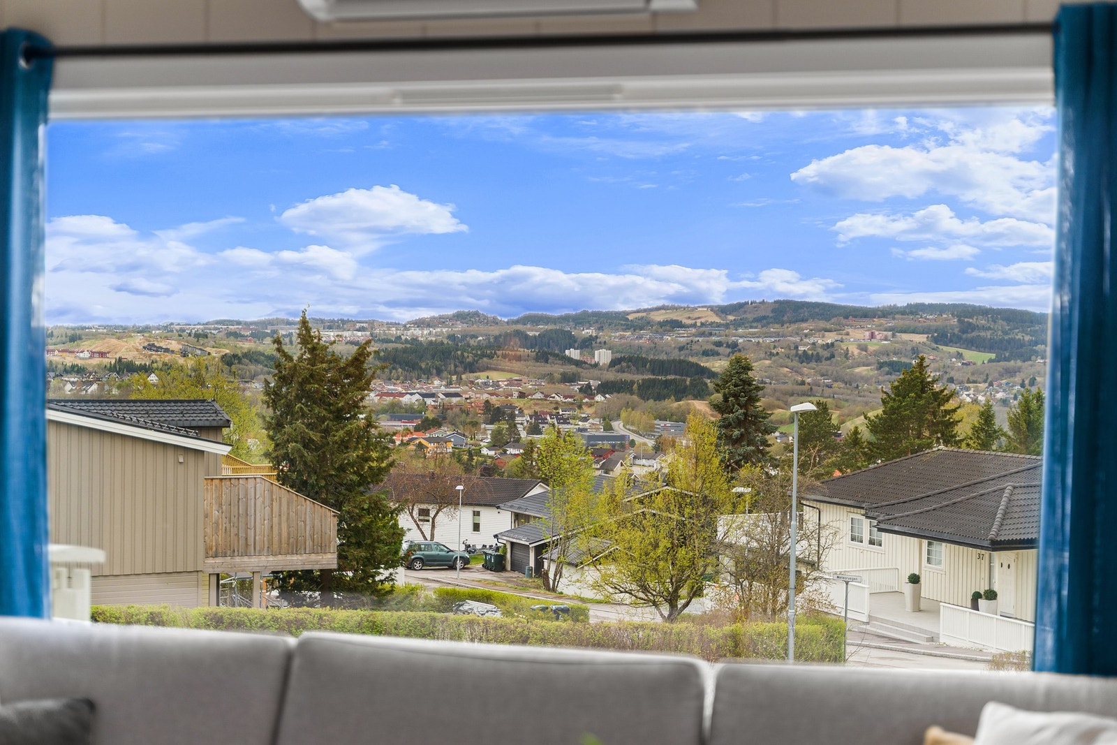 Boligen har en flott beliggenhet på Stubban, et rolig og barnevennlig område i utkanten av Trondheim. Galleribilde