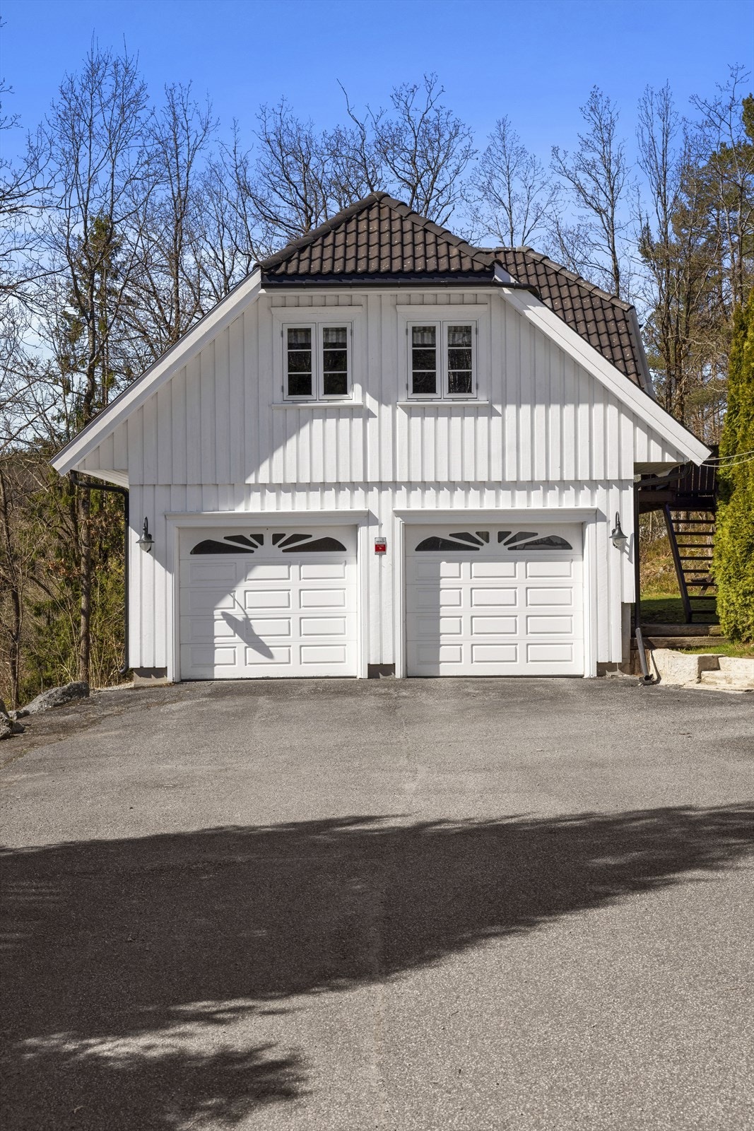 Dobbel garasje med bod og loft Galleribilde