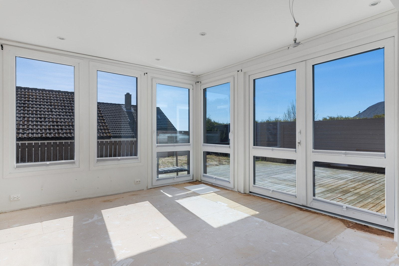 Boligen selges rimelig på grunn av tilstand, men for den som har mulighet til å gjøre noe selv og sette denne i stand har en god mulighet til å få en veldig kjekk bolig. Galleribilde
