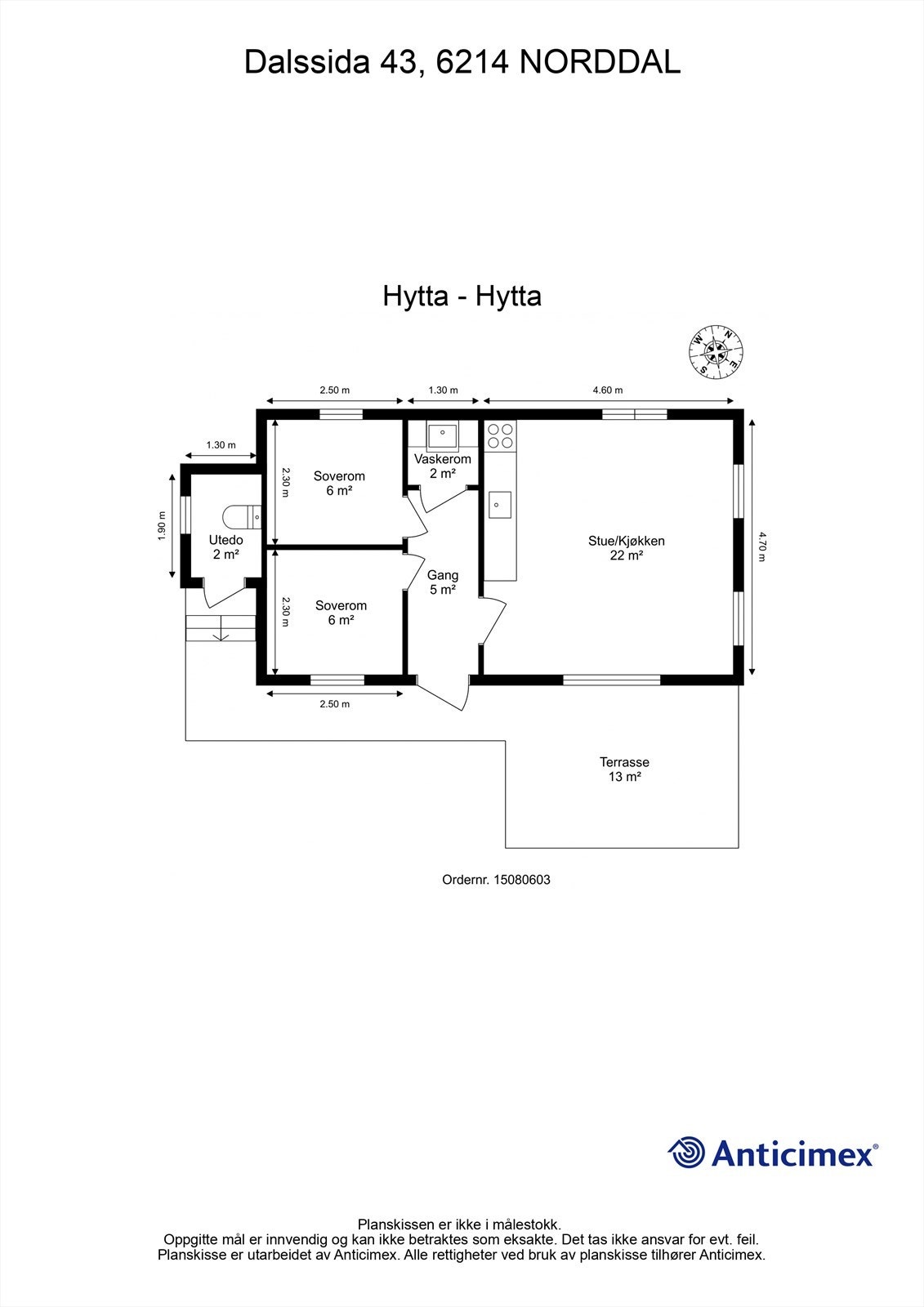 Hytta har en effektiv planløsning med stue/kjøkken i åpen løsning og to soverom. Galleribilde
