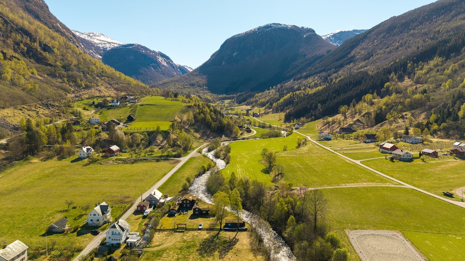 Dalssida er et utgangspunkt for turer i fjellet, med kort kjøretur til blant annet Herdalssetra. Galleribilde