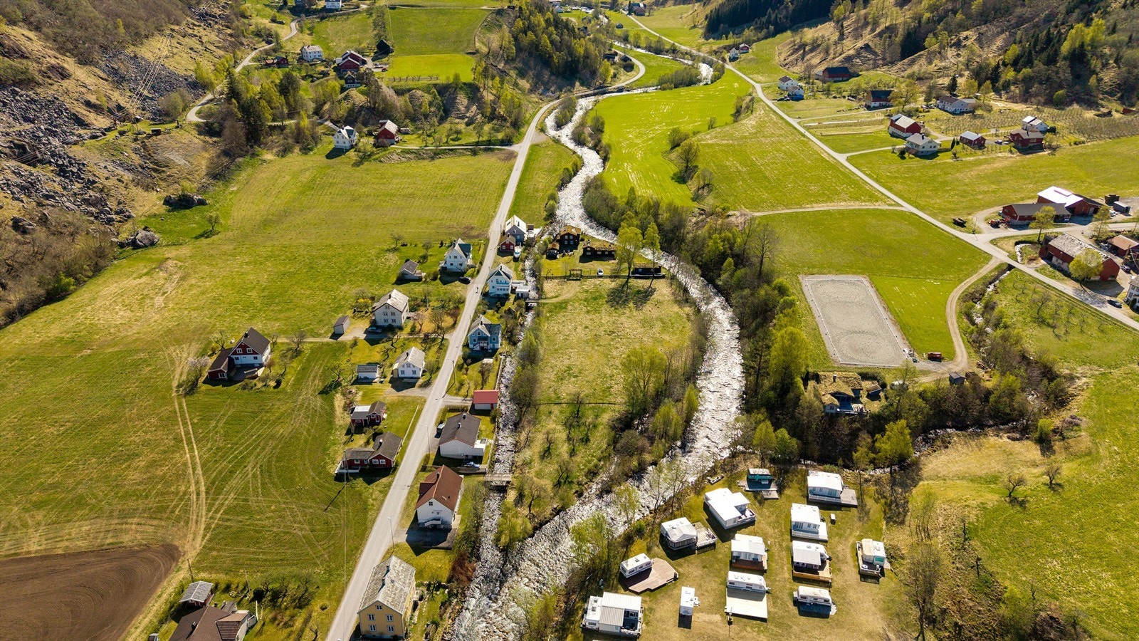 Her bor du midt i den storslåtte vestlandsnaturen. Galleribilde