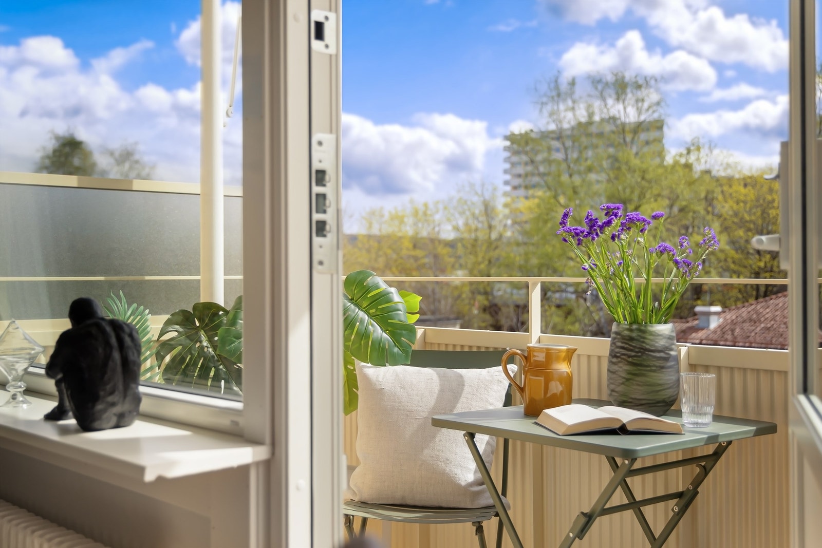 Utgang fra stuen til balkong på 4 kvm Galleribilde