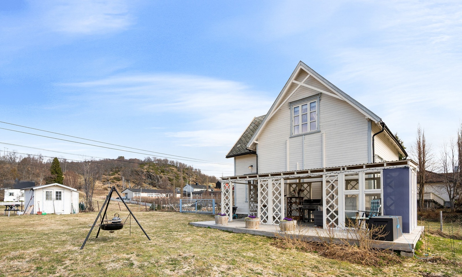 Ved sørside er det skiftet kledning anslagsvis ca 1992/1993 Galleribilde