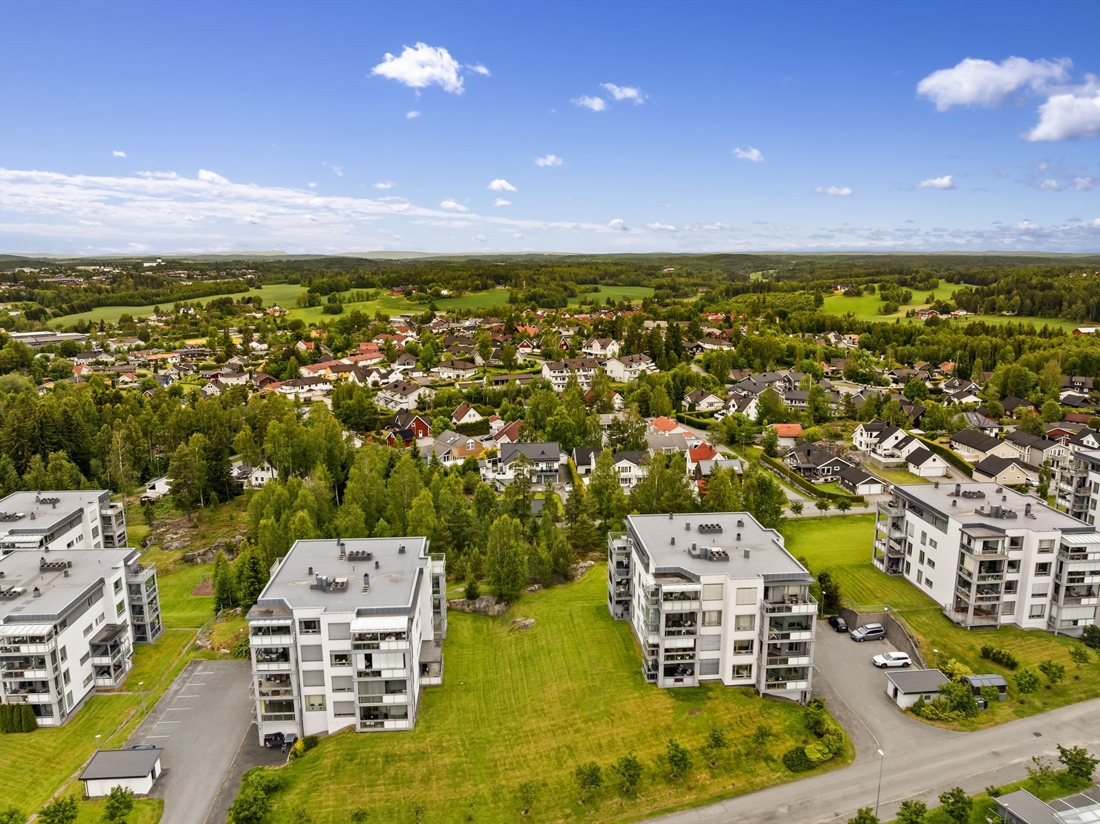 Eiendommen ligger i et etablert og barnevennlig område i Vestby. Galleribilde