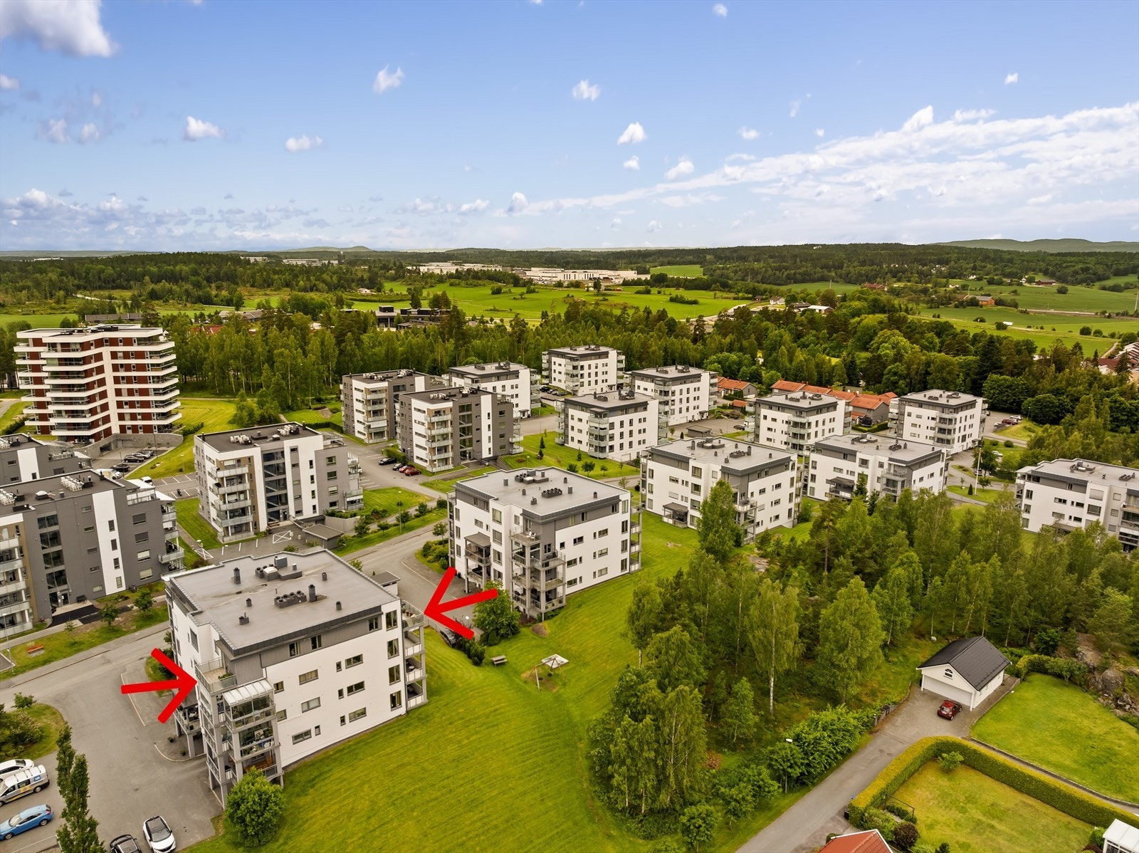 Kort gangavstand til både barne- og ungdomsskole, samt flere barnehager. Galleribilde