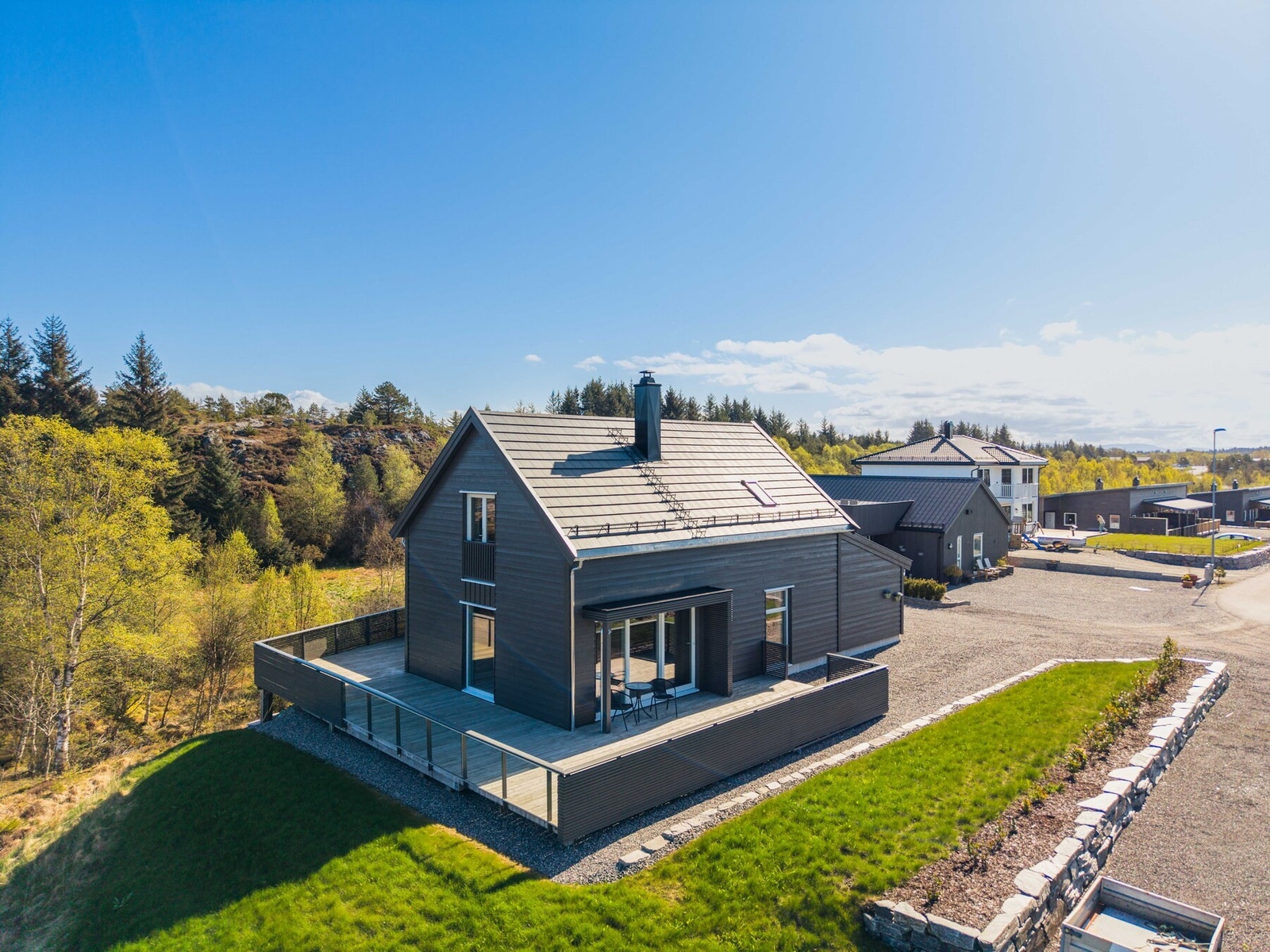 Velkommen til Sjødalshaugen 24 - presentert av EIE Eiendomsmegling ved Preben Vatne! (Fotograf: Mats Lie) Galleribilde