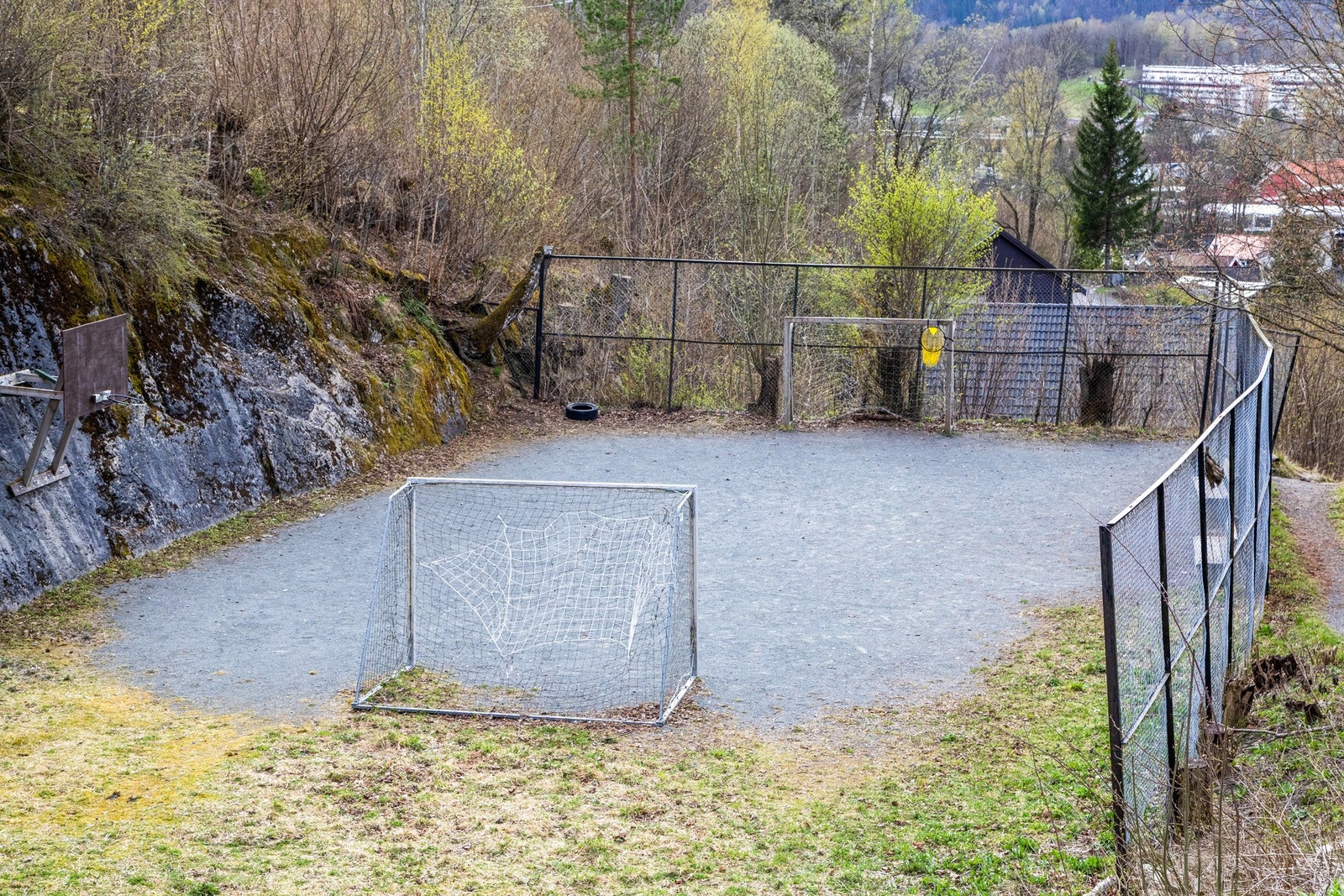 Inngjerdet område for ballspill Galleribilde