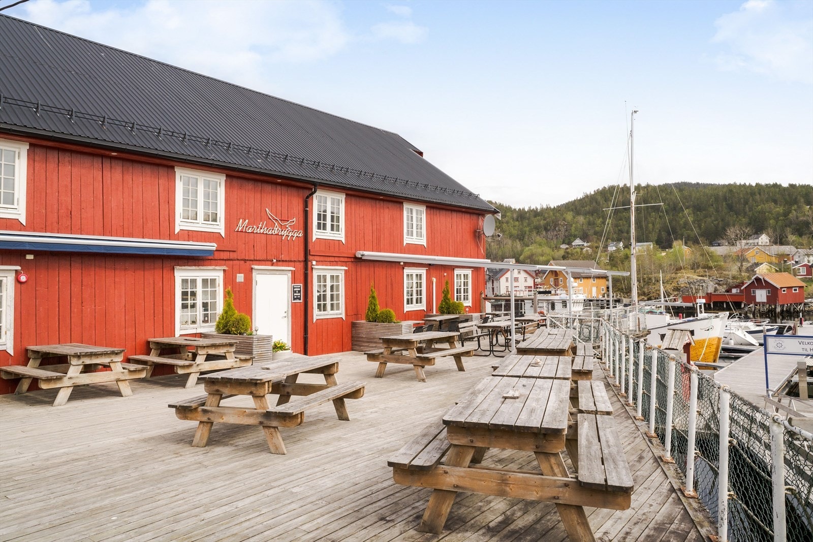 Det er flere arrangementer gjennom sommeren i Råkvåg, så her er det mye å finne på. Galleribilde
