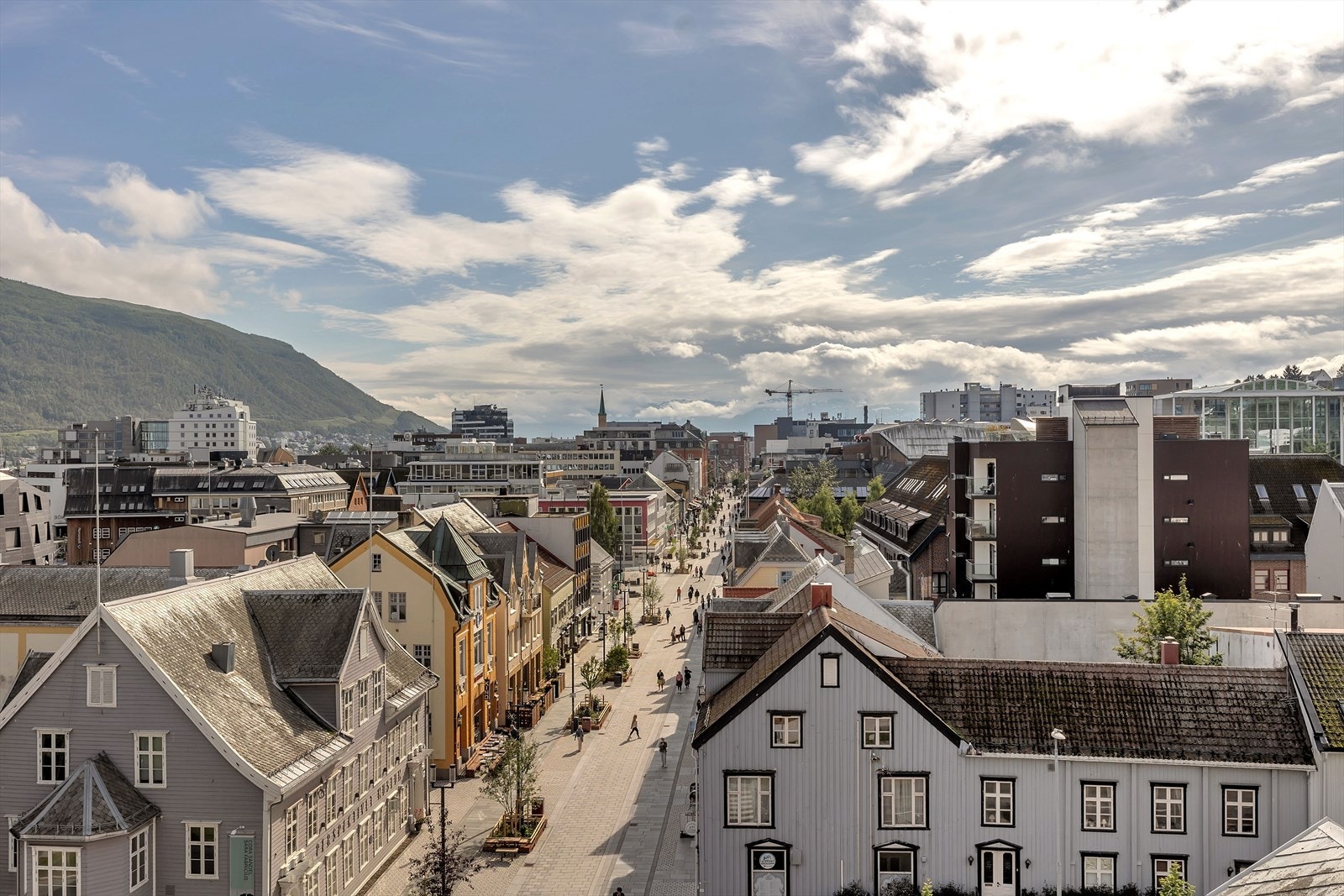 Med sin sentrale plassering, gir denne leiligheten deg urban komfort og nærhet til alt sentrum har a by pa med sitt store utvalg av restauranter, shopping og kulturliv Galleribilde