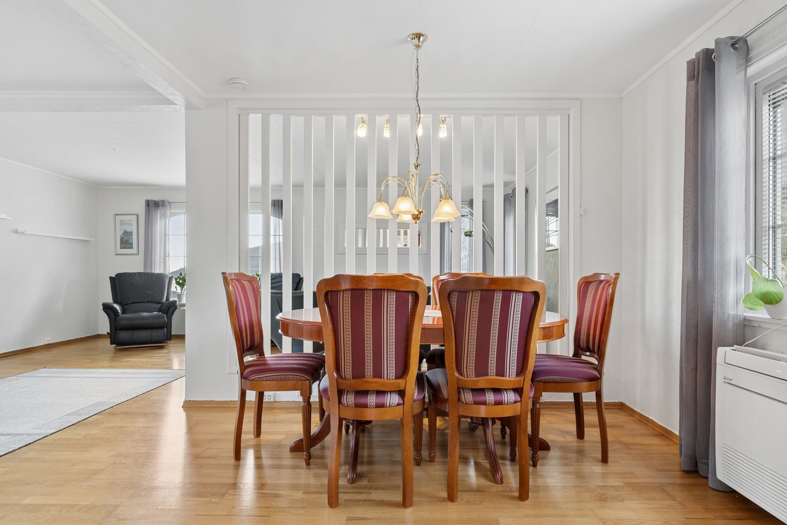 Her kan man samle hele familien rundt middagsbordet og nyte fine stunder sammen. Galleribilde