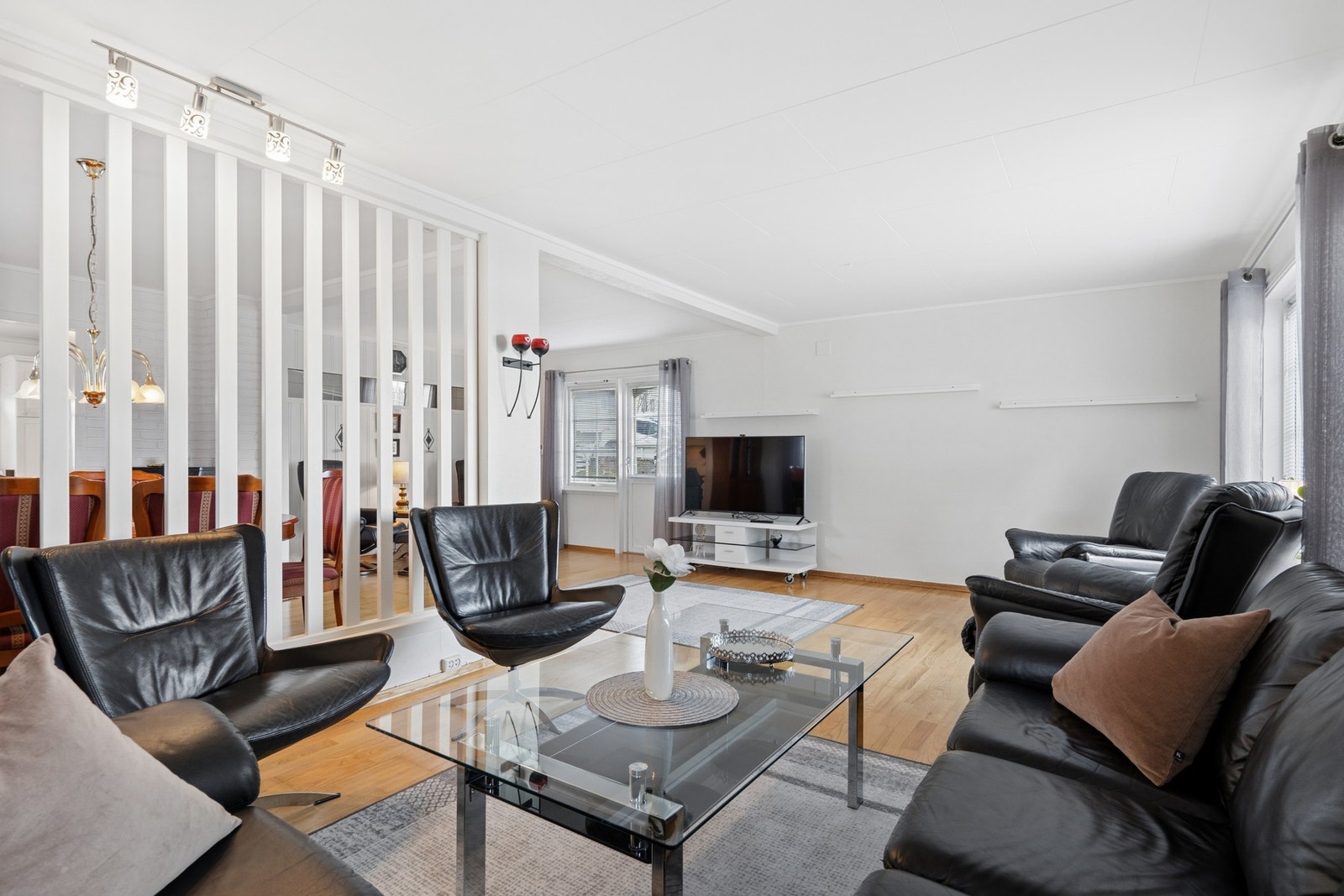 Fra stuen er det også direkte adkomst ut til veranda. Galleribilde