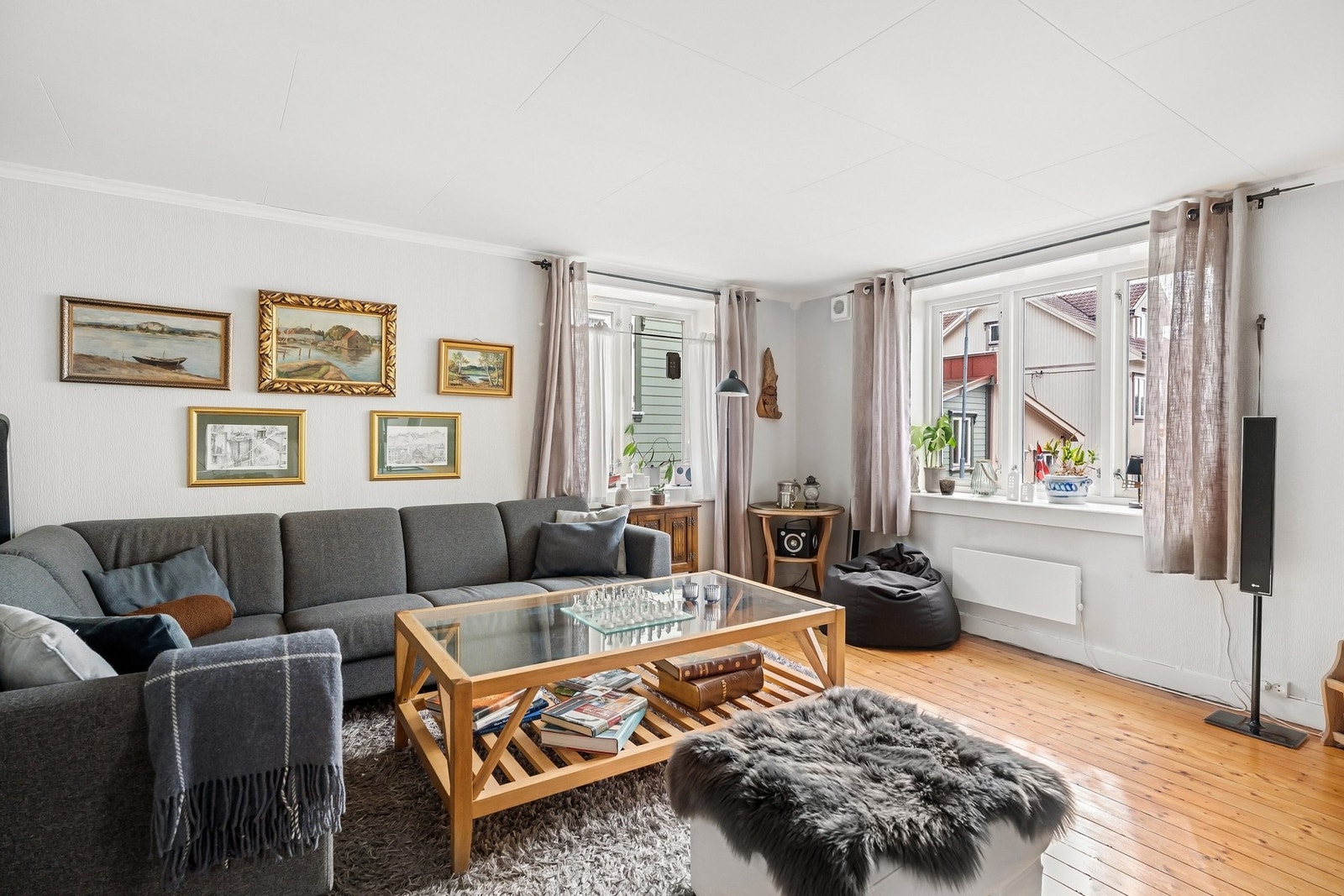 Velkommen inn i boligens 1. etasje! Galleribilde