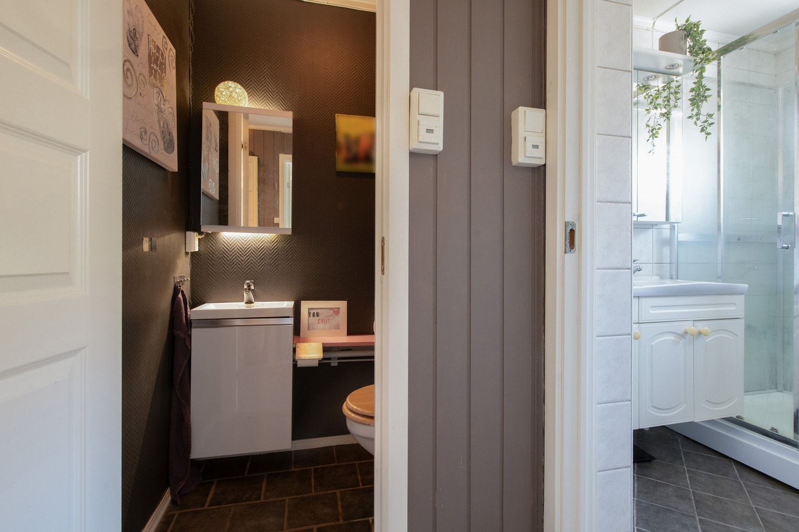 Avdelt wc rom og bad. Galleribilde