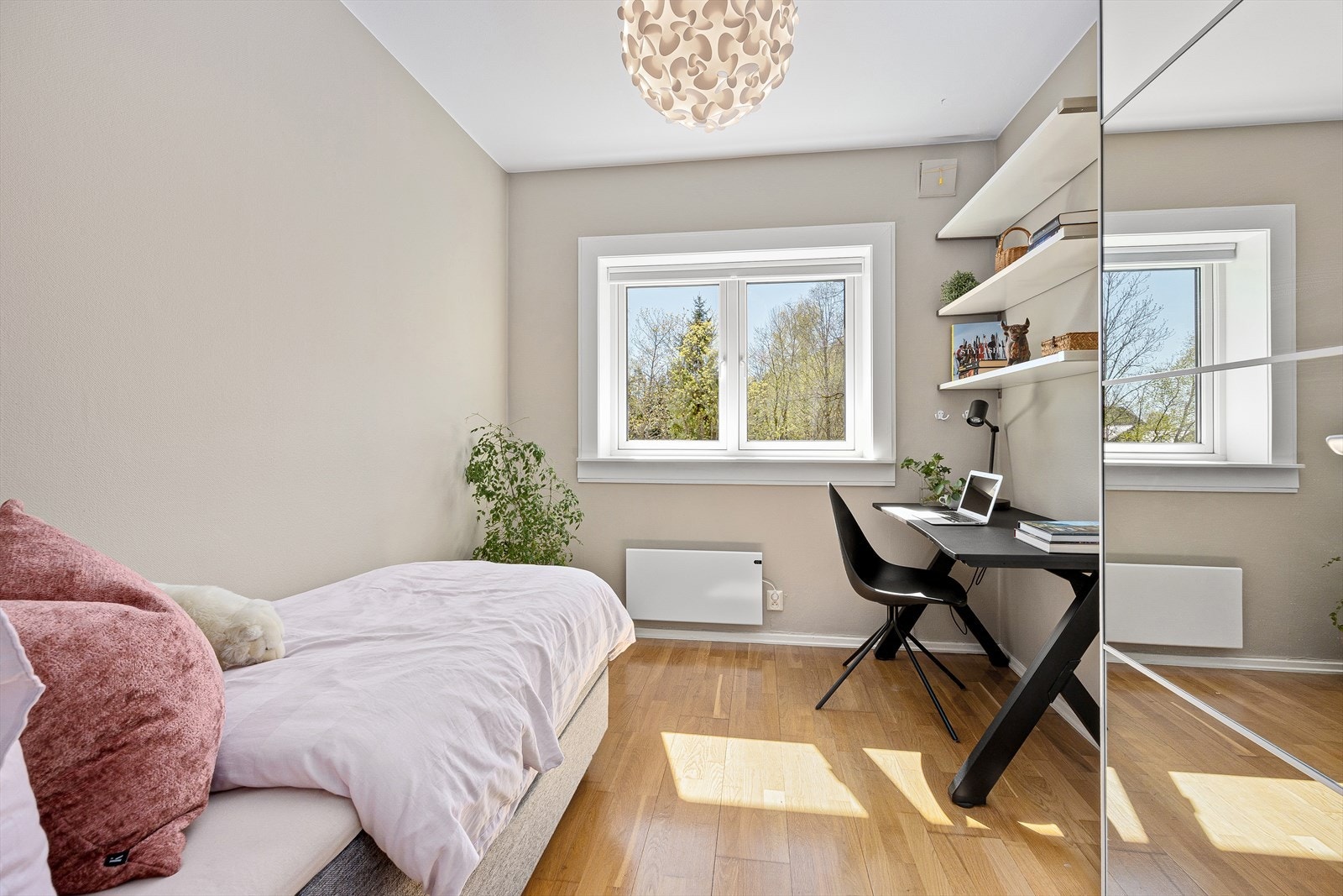 Det tredje soverommet egner seg godt som barnerom, gjesterom eller kontor. Galleribilde