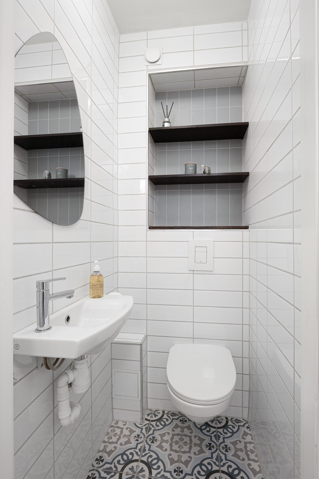 I tillegg til badet har leiligheten et separat toalettrom. Galleribilde