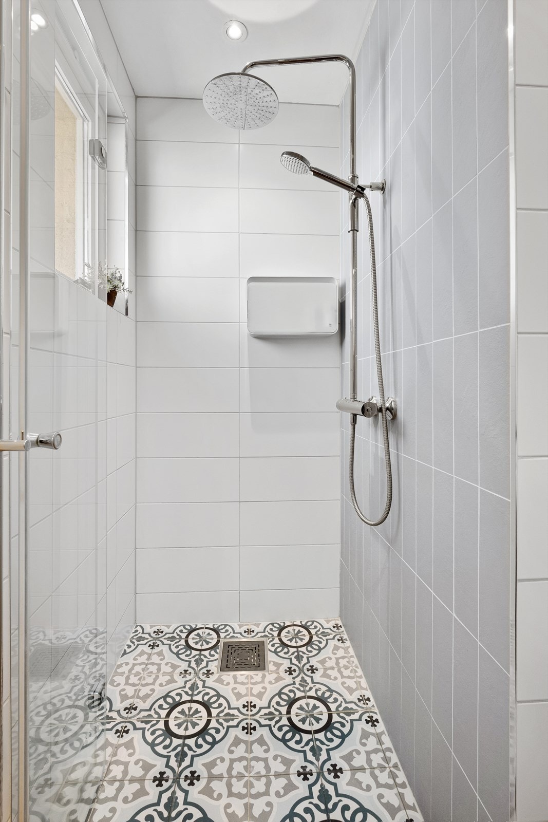 Under rehabiliteringen i 2021 ble det installert nytt rør-i-rør-system og nye avløpsrør på badet. Galleribilde