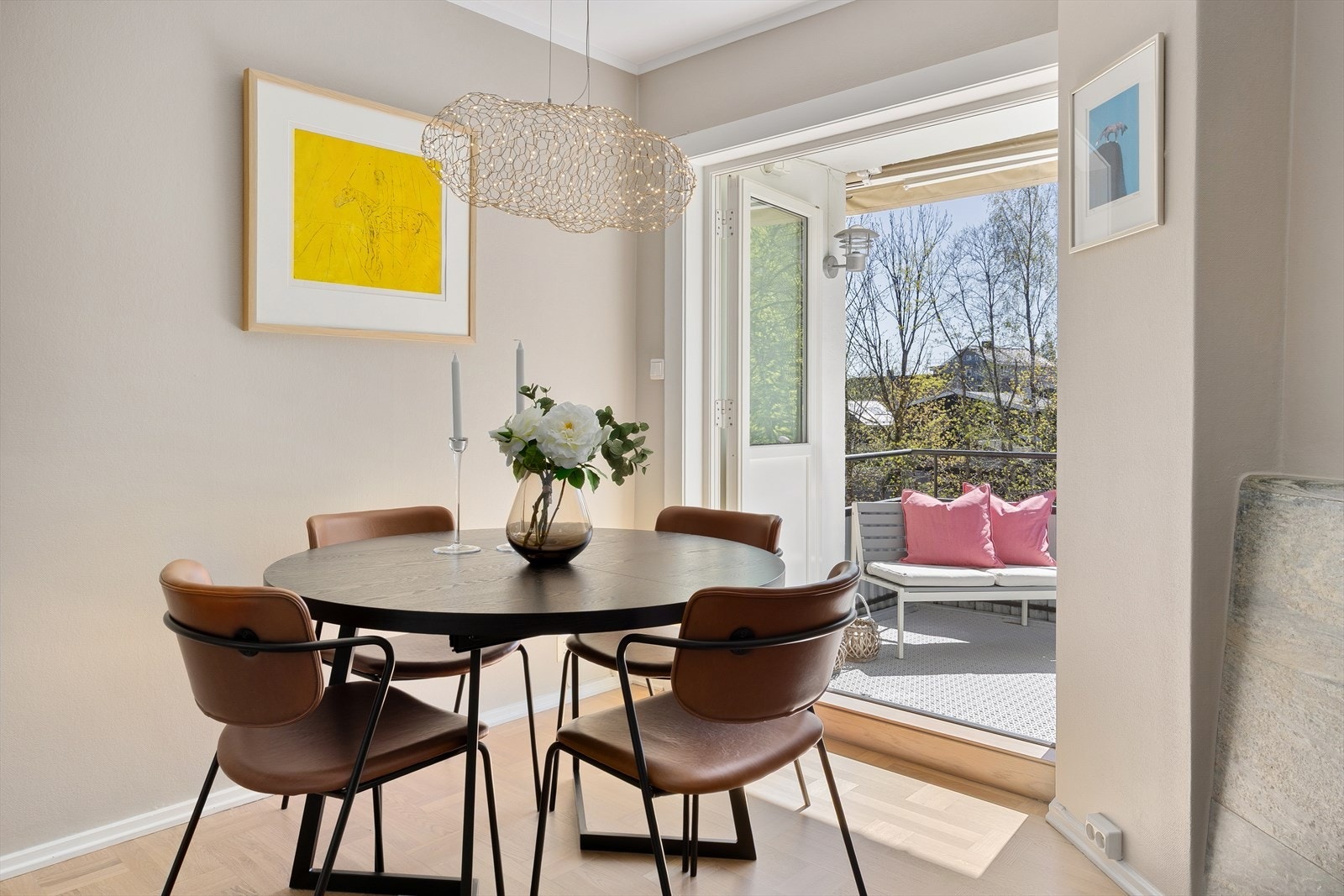 Balkongdøren er fra 2010 og har 3-lags glass. Galleribilde