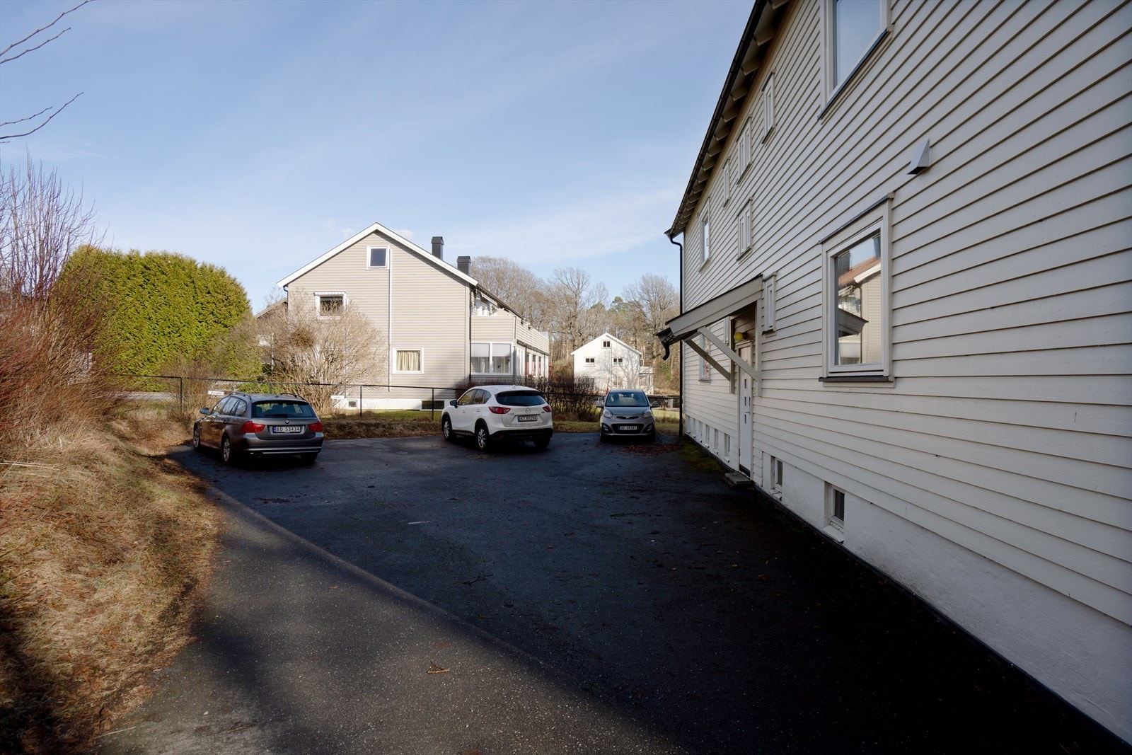 Biloppstillingsplasser for andelseierne i borettslaget. Galleribilde