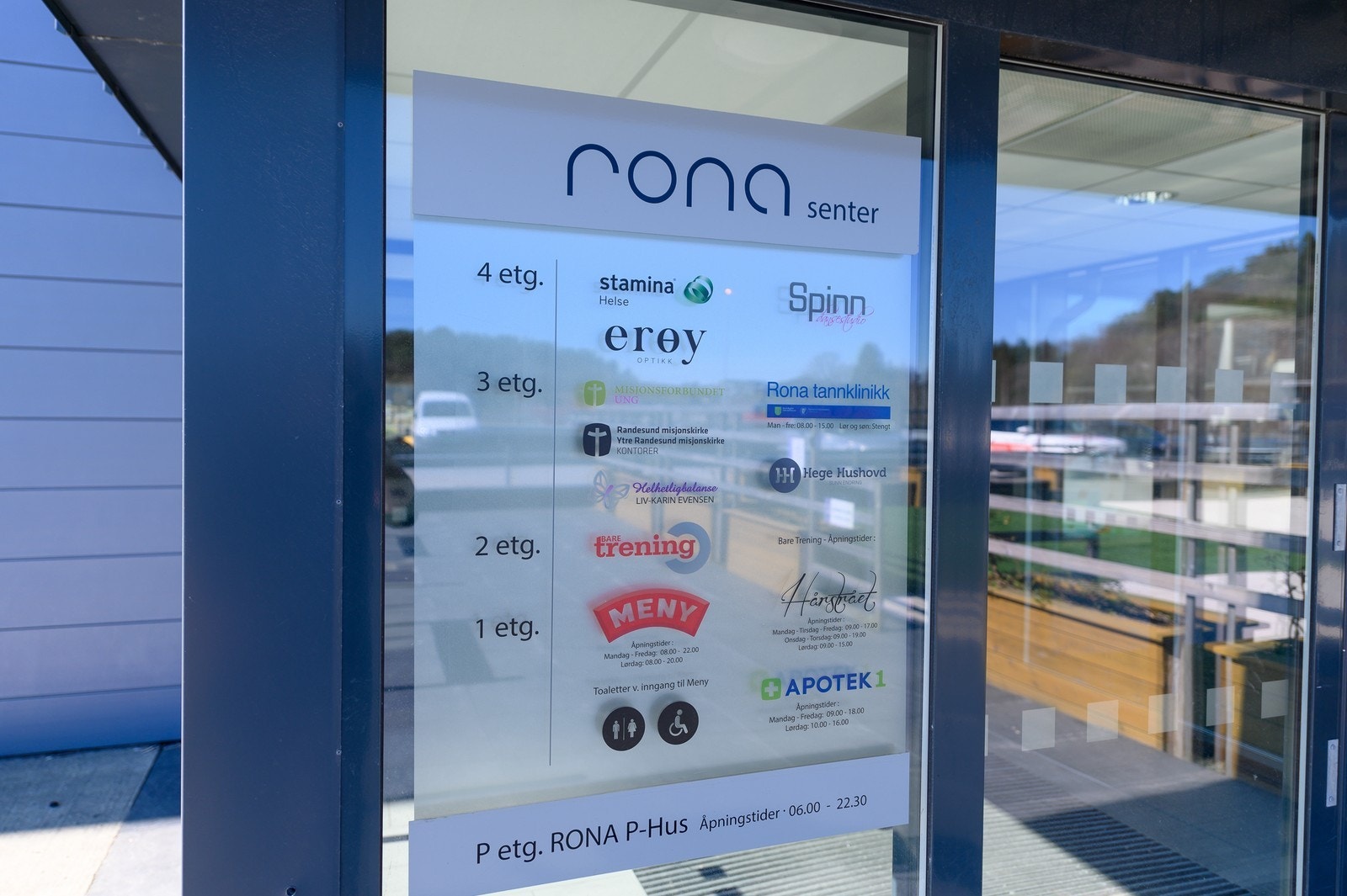 Attraktiv beliggenhet på Rona, midt mellom sentrum og Sørlandssenteret. I samme bygg ligger Rona senter med fasiliteter som dagligvare, apotek, frisør og treningssenter. Galleribilde