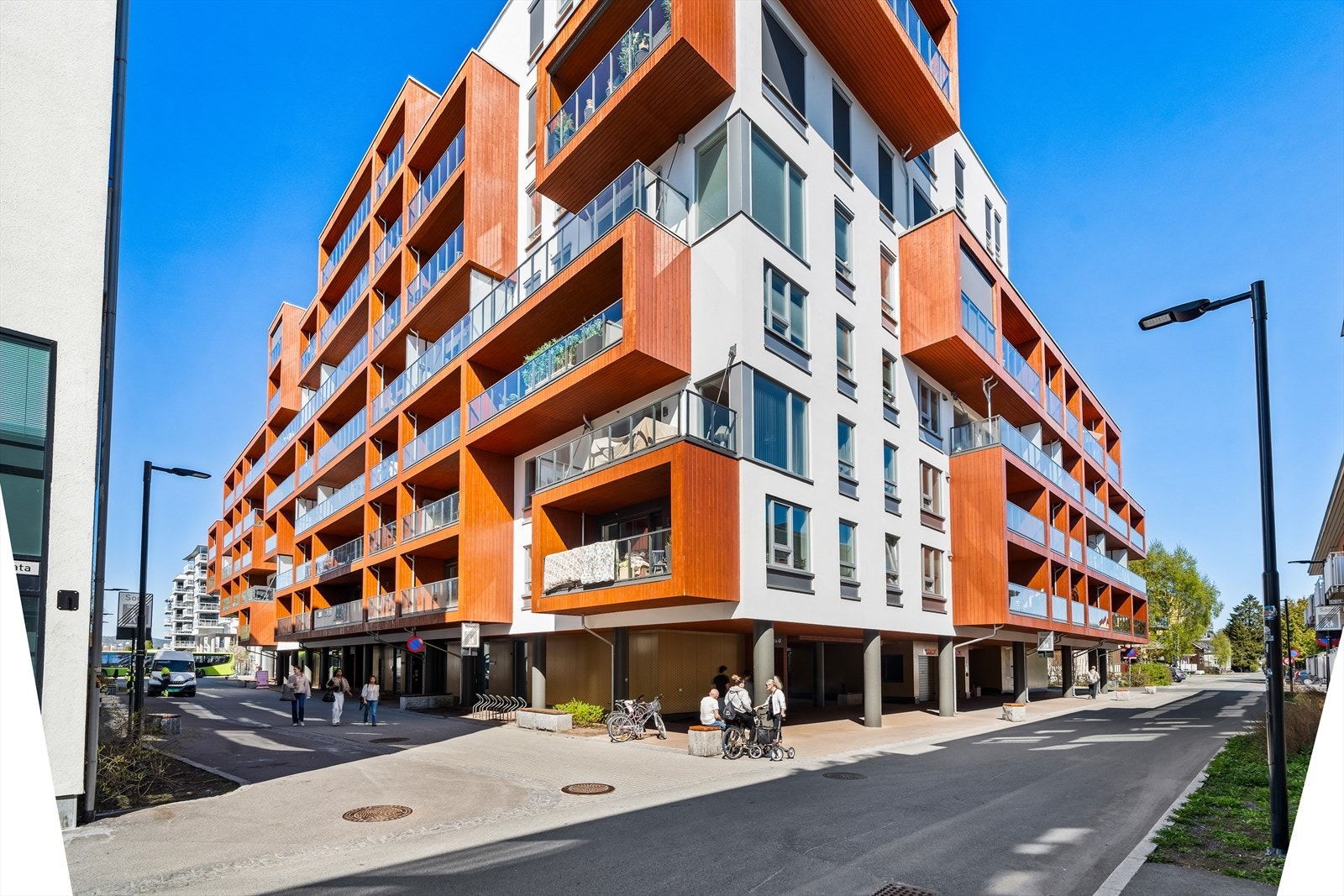 Moderne bygg med attraktiv beliggenhet i Lillestrøm sentrum. Kort vei til alt av servicetilbud og kollektivtransport. Galleribilde