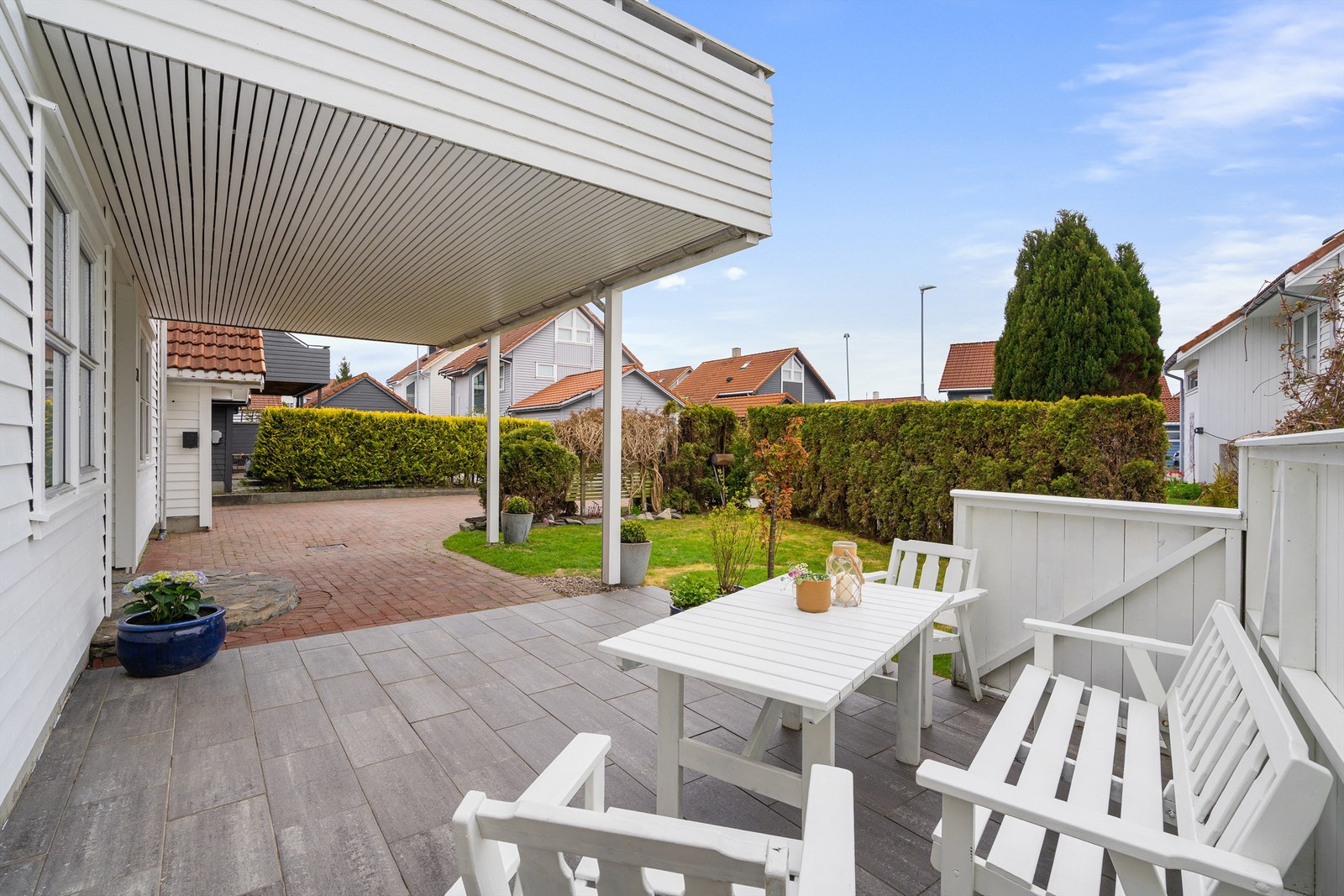 Platting ved inngangsparti. Galleribilde