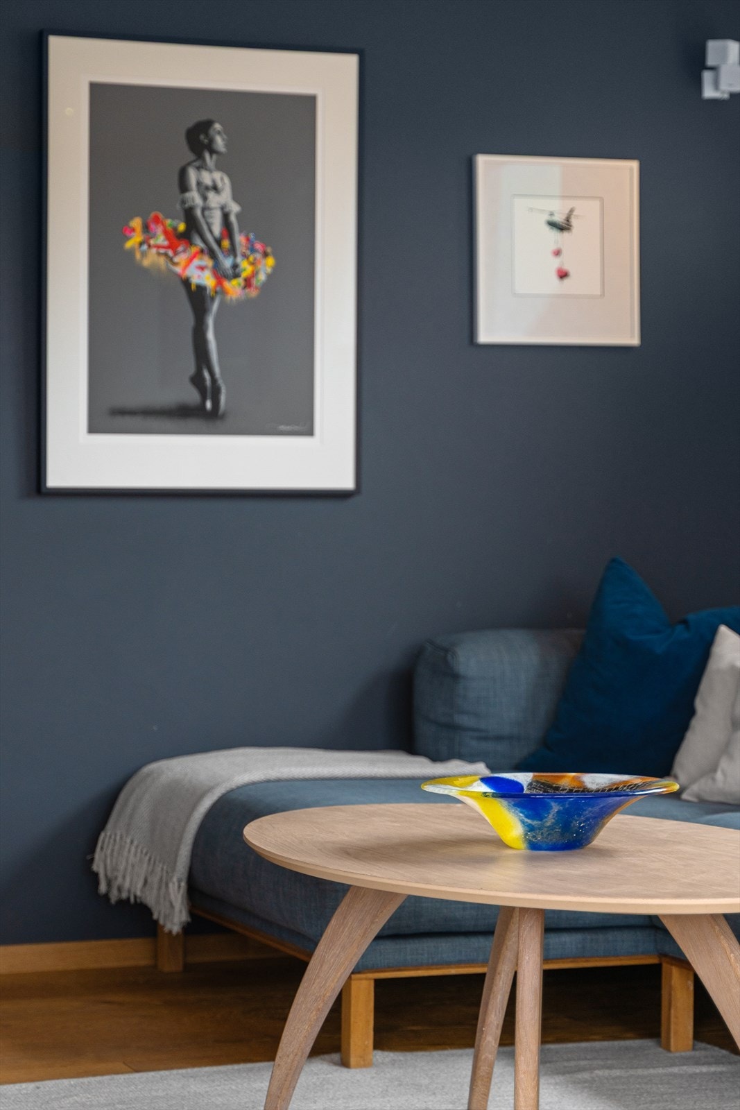 Tidsrikte og fine farger på vegger. Galleribilde