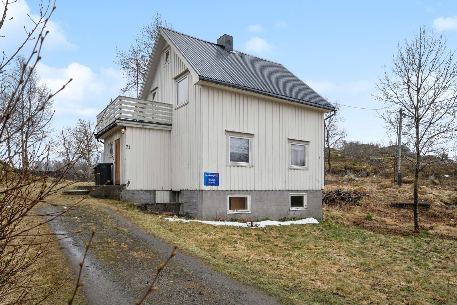 Velkommen til Ørsnesveien 71 - Presentert av EiendomsMegler1 Svolvær. Foto: EFKT Galleribilde
