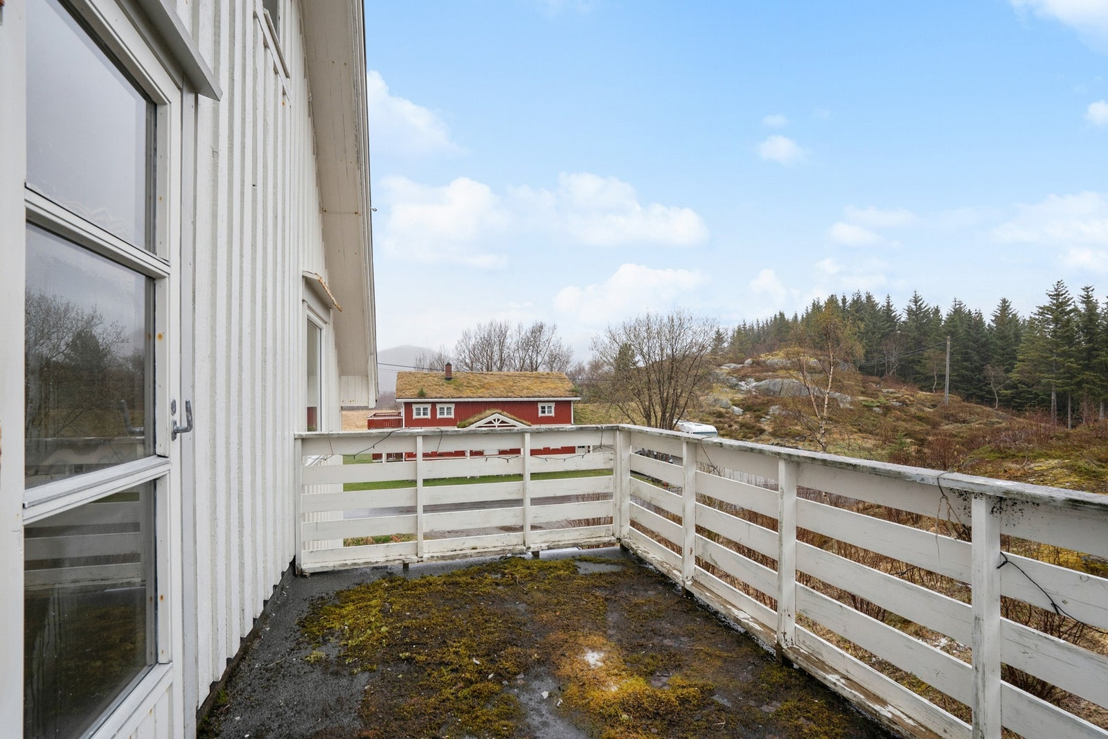 Fra gangen på loftet er det utgang til veranda. Galleribilde