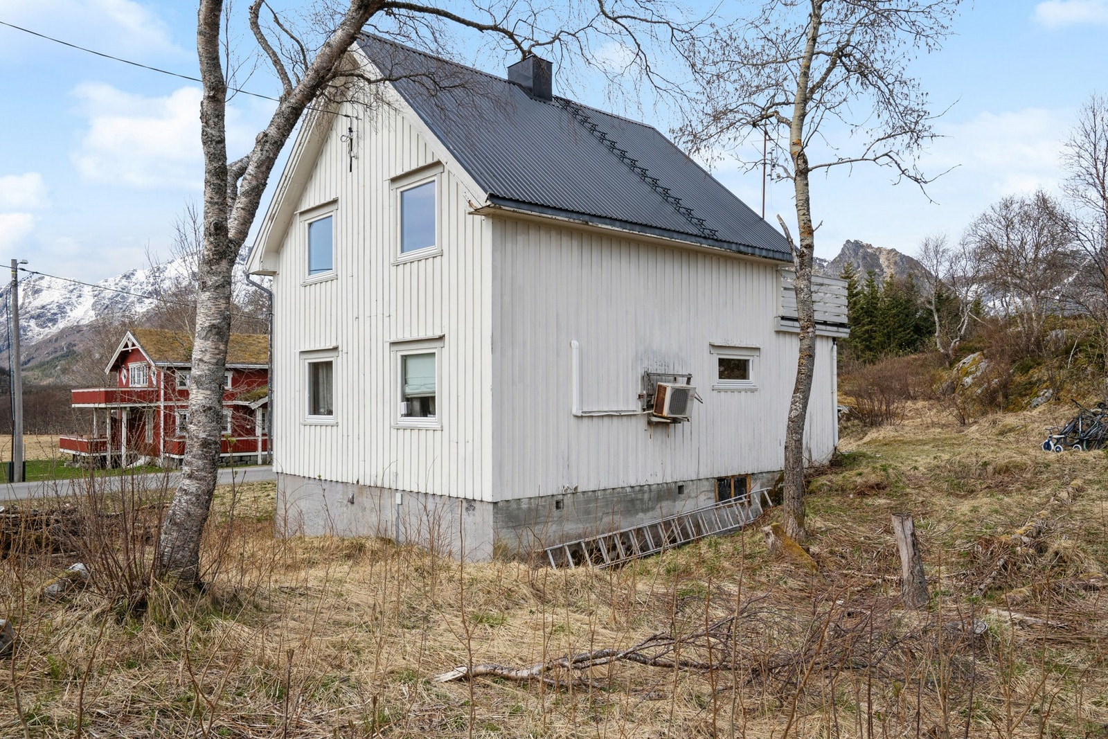 Området rundt byr på gode muligheter for turer og uteaktiviteter i nærmiljøet, enten til fots, på sykkel eller på ski. Galleribilde