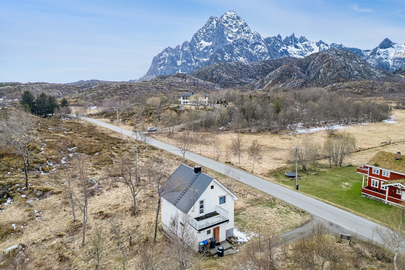 Last ned salgsoppgaven for utfyllende informasjon om eiendommen. Galleribilde