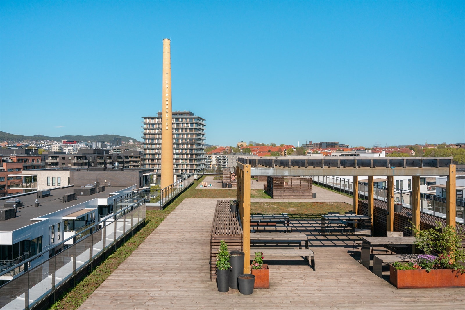 Sameiet disponerer en felles takterrasse med gode solforhold og utsikt. Galleribilde